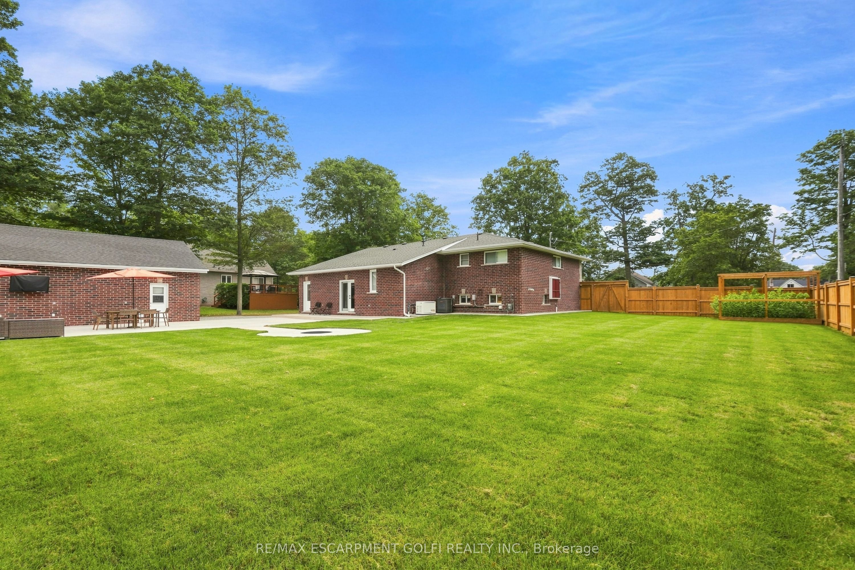 4861 Mapleview Crescent Property Photo 41