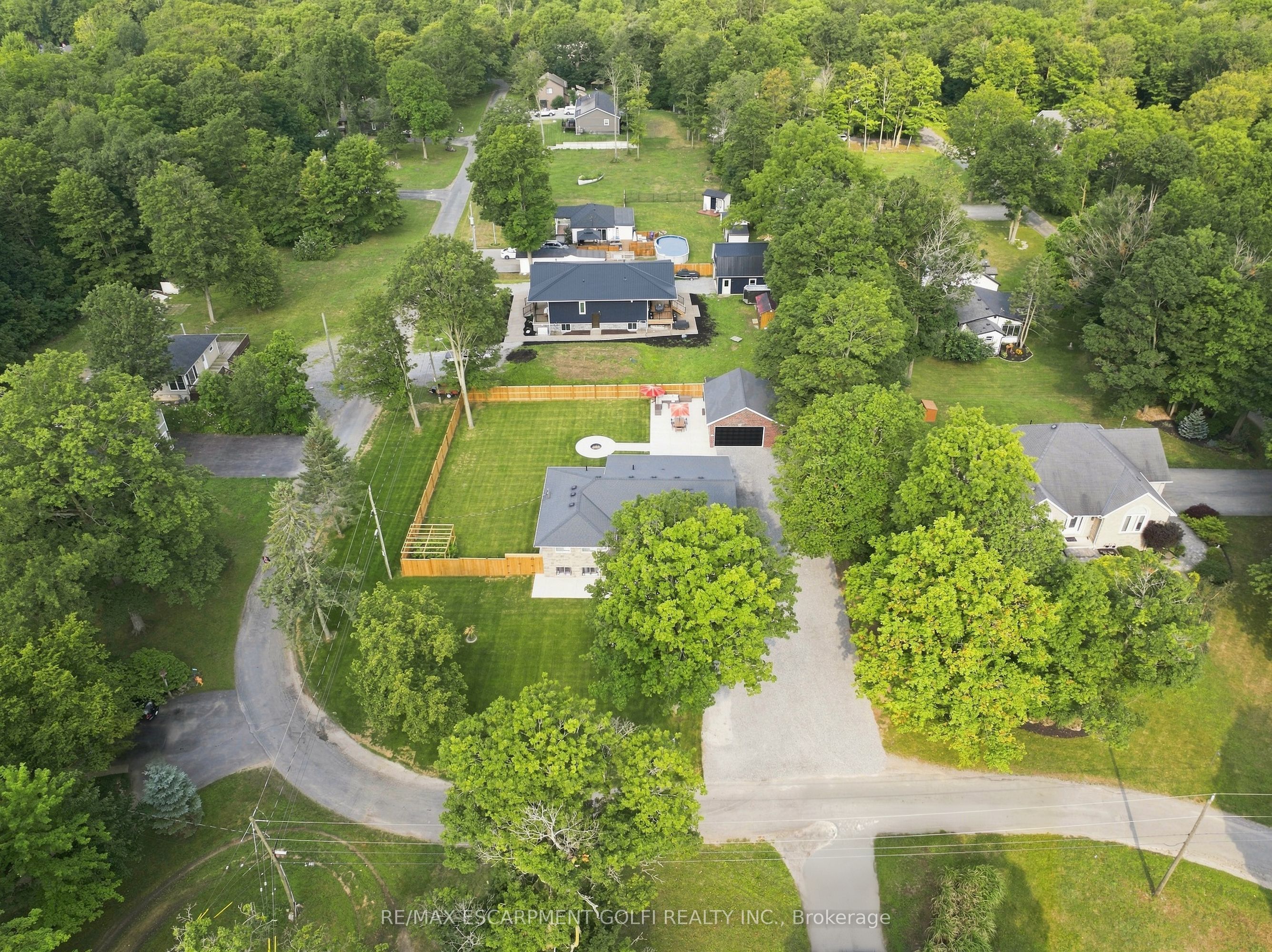 4861 Mapleview Crescent Property Photo 44