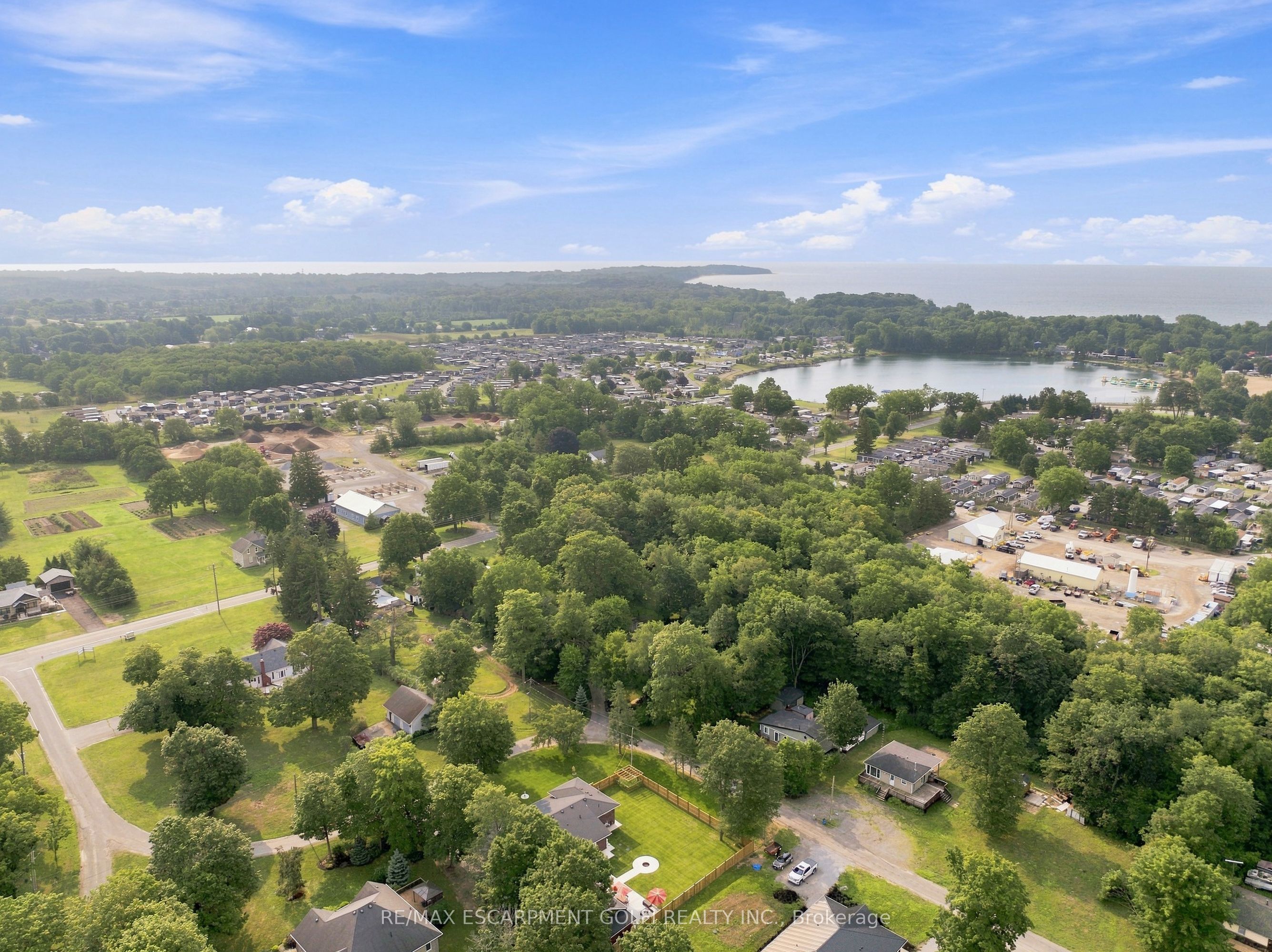 4861 Mapleview Crescent Property Photo 45