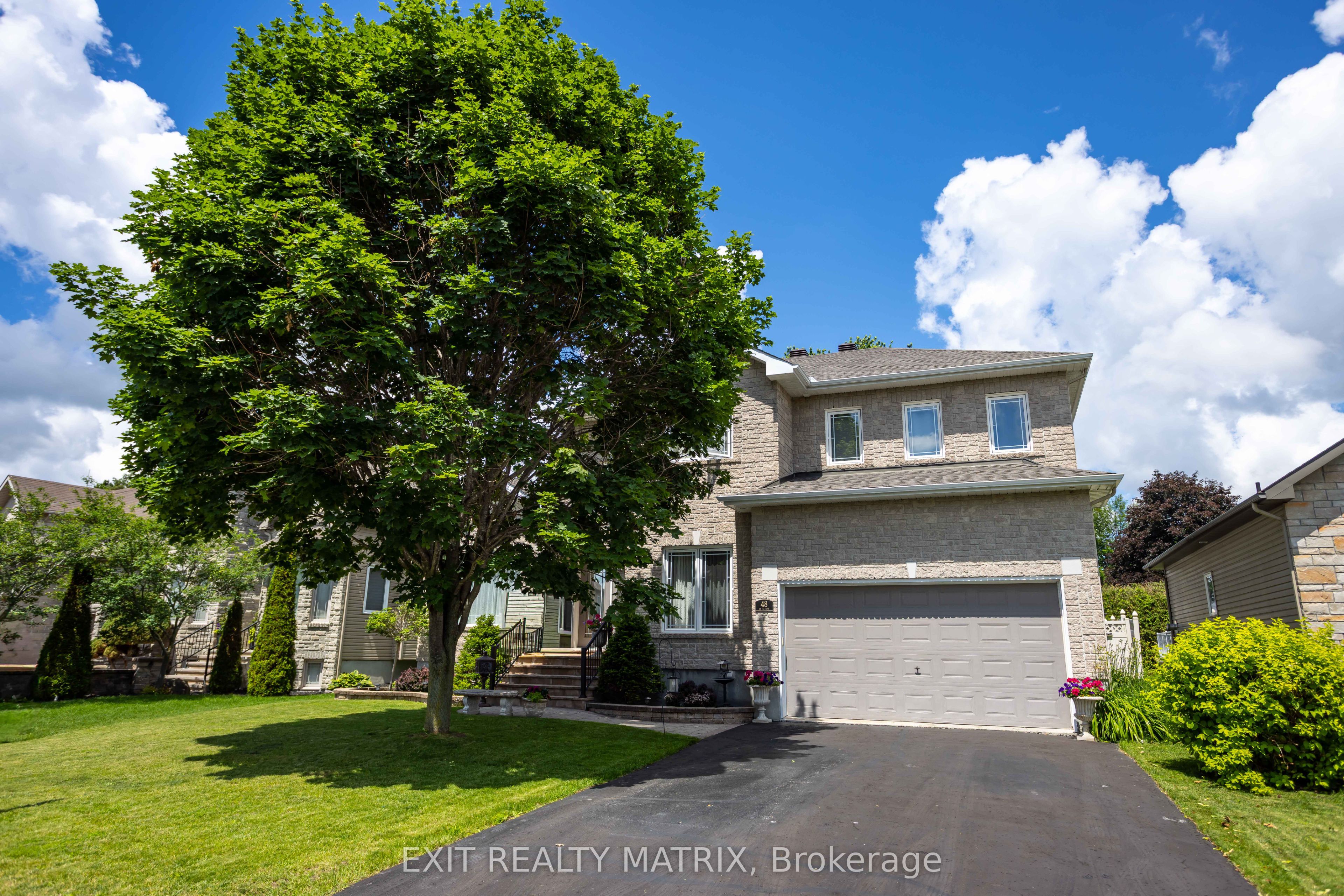 48 De La Rive Drive Property Photo 2