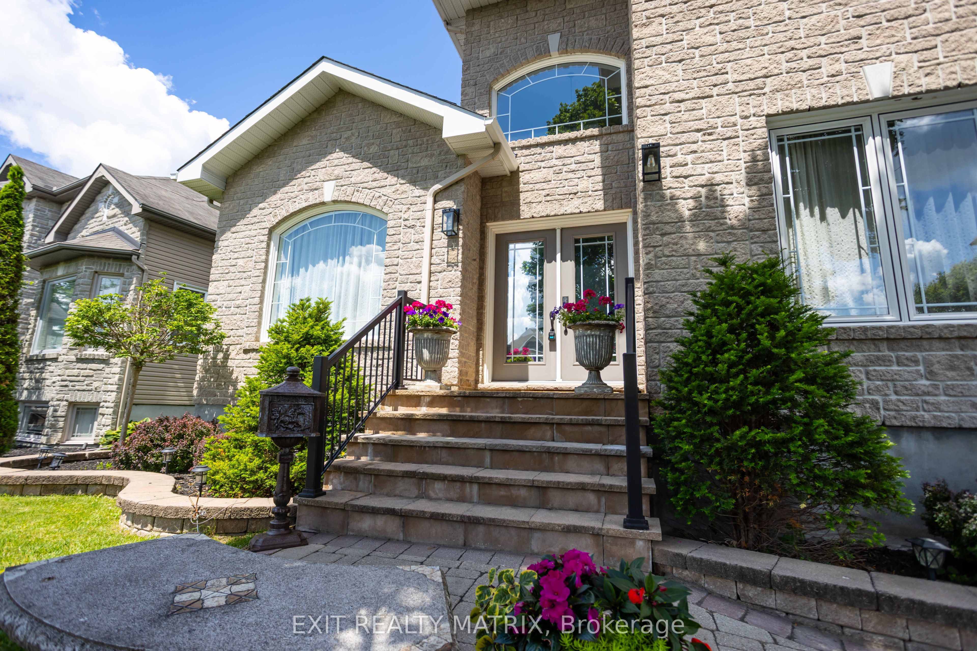 48 De La Rive Drive Property Photo 3