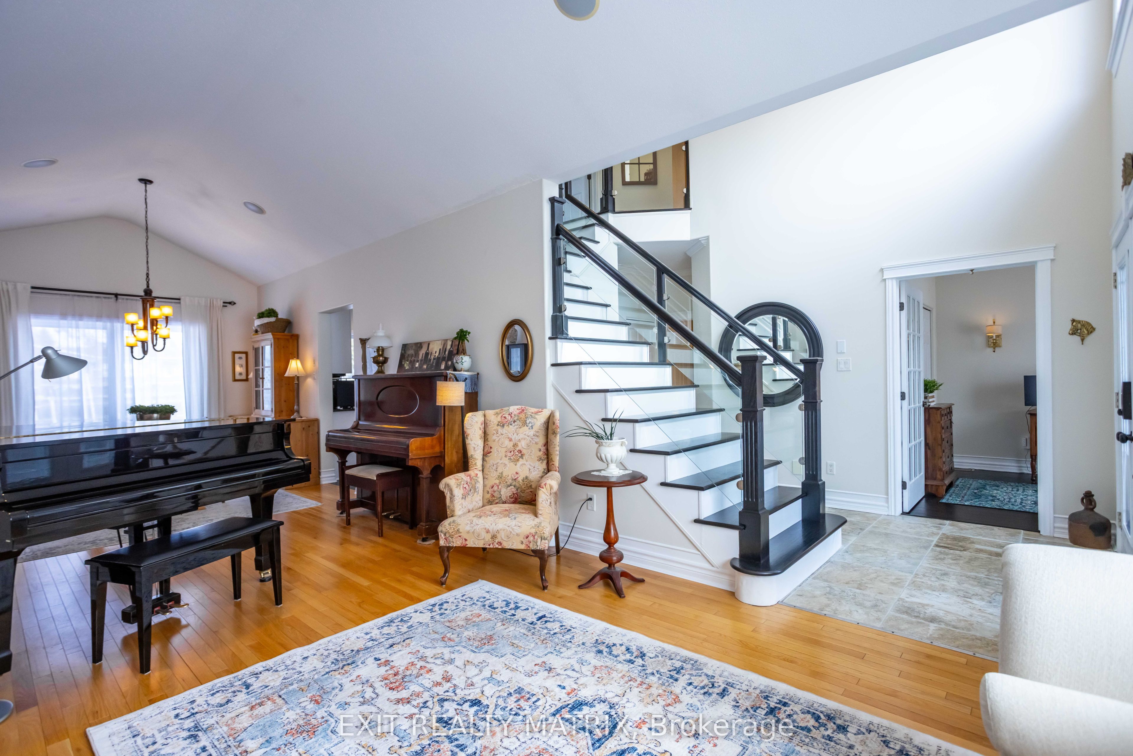 48 De La Rive Drive Property Photo 8