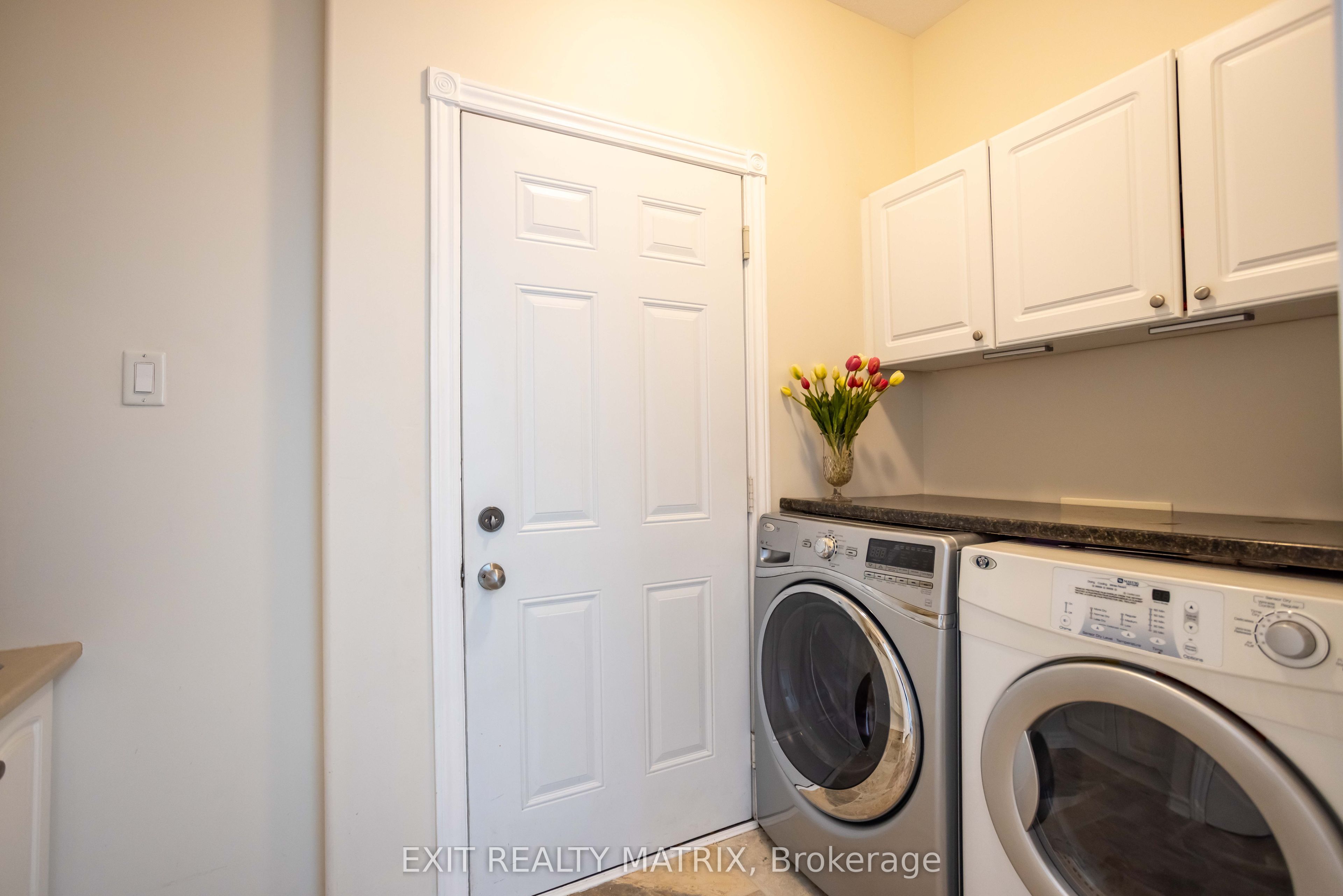 48 De La Rive Drive Property Photo 19