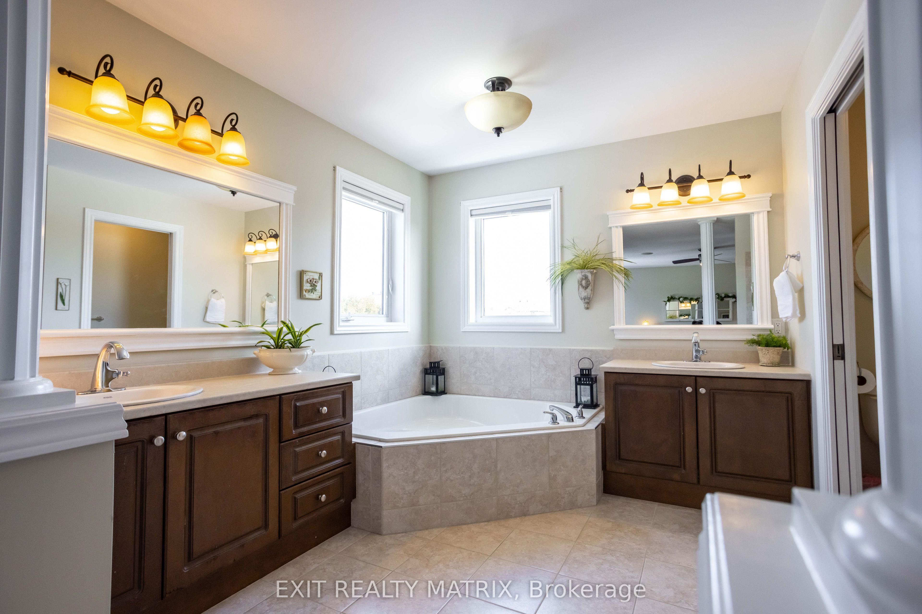 48 De La Rive Drive Property Photo 24