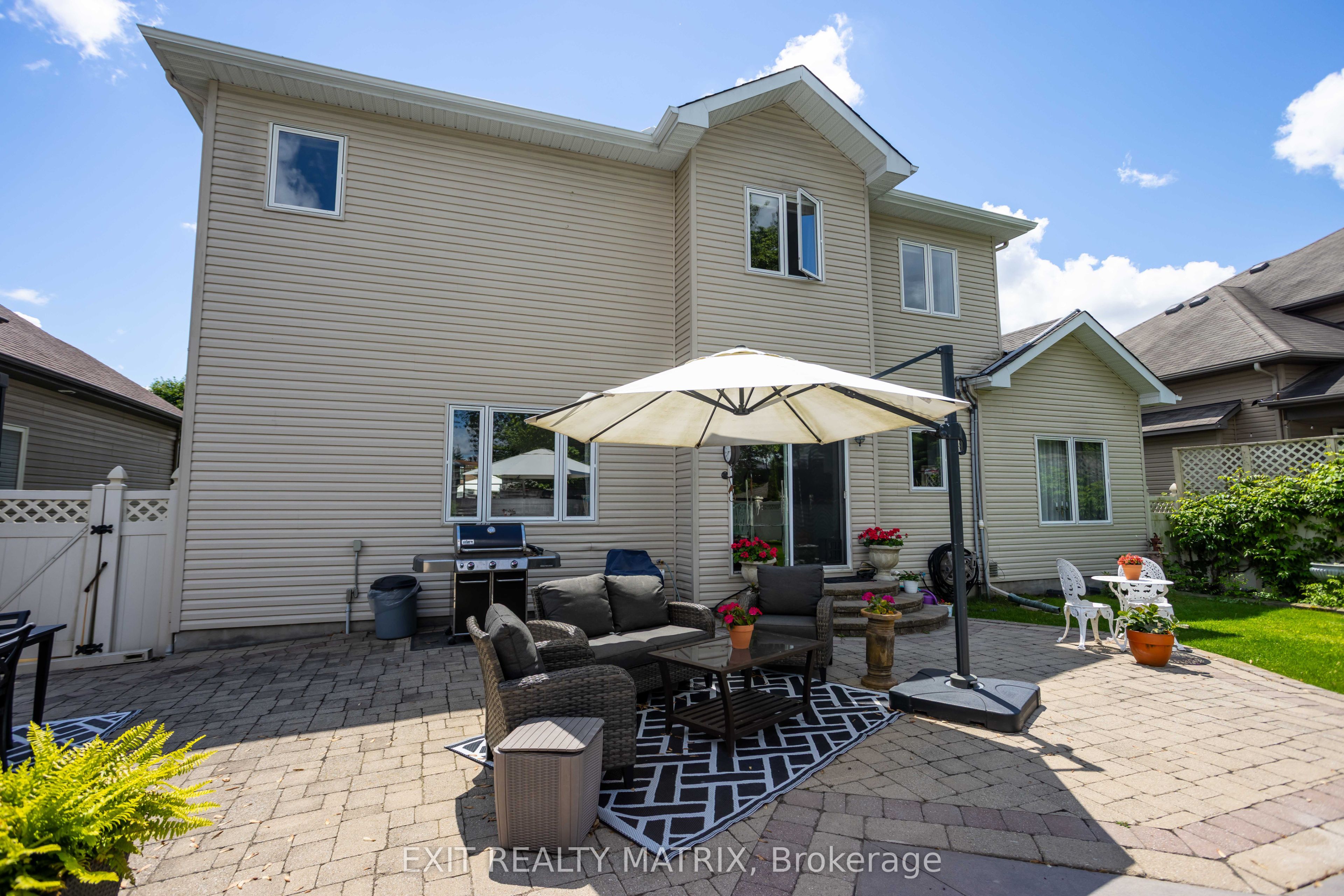 48 De La Rive Drive Property Photo 45