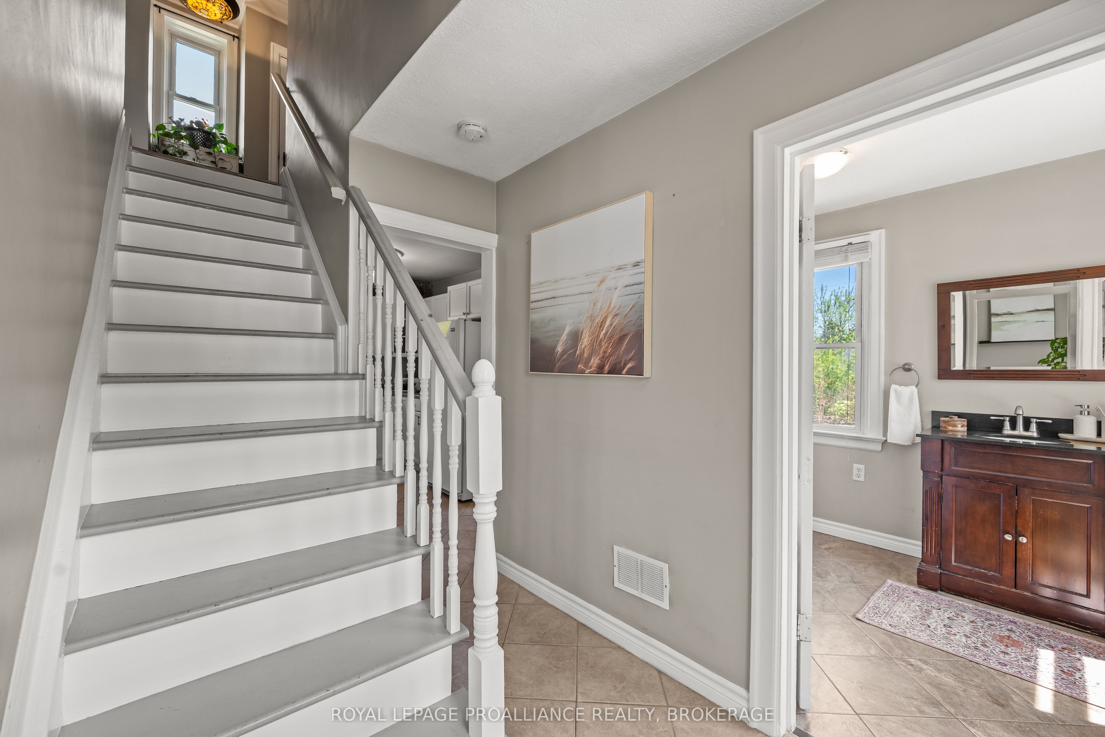 560 King Street W Property Photo 6