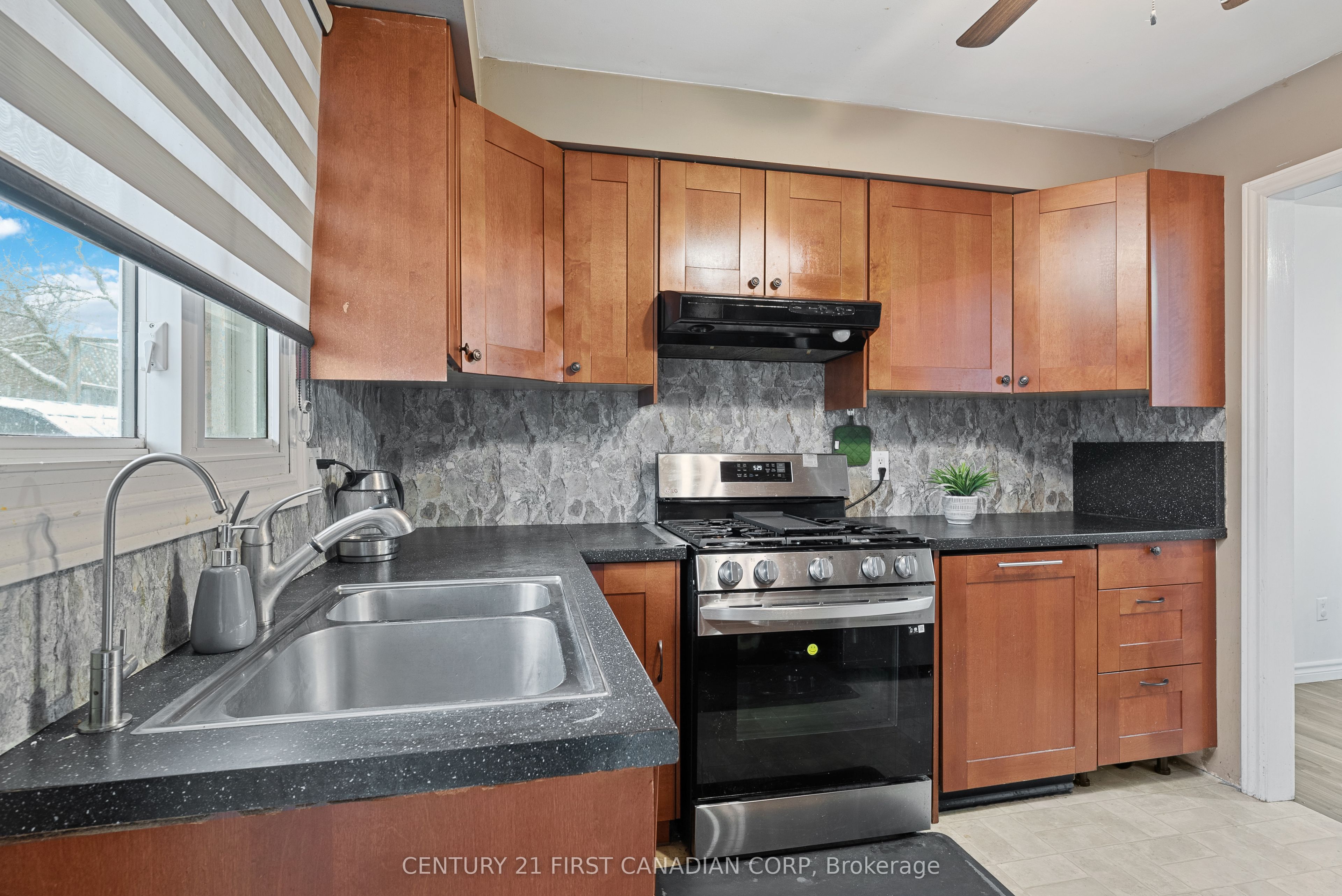 54 Brennan Drive N Property Photo 8