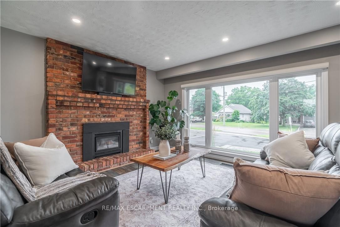 368 Caithness Street Property Photo 6