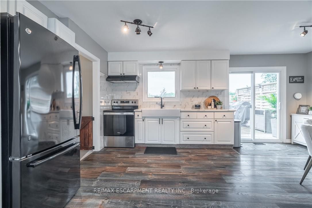 368 Caithness Street Property Photo 10