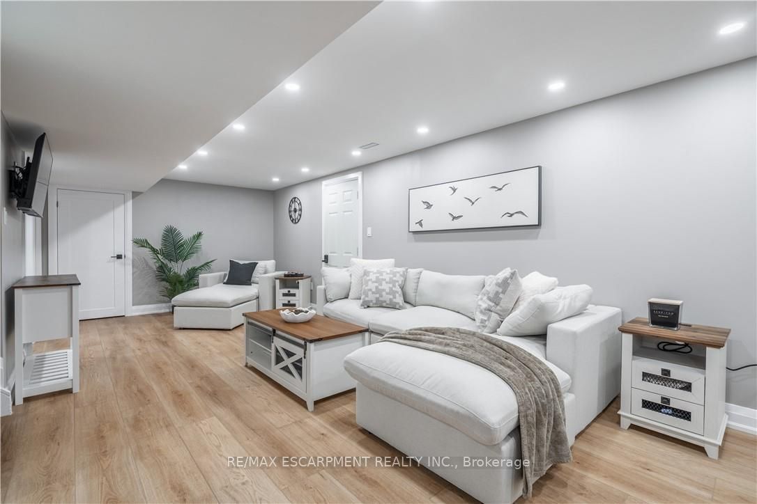 368 Caithness Street Property Photo 23