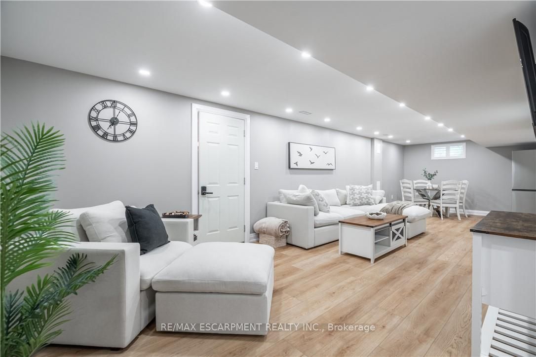 368 Caithness Street Property Photo 25