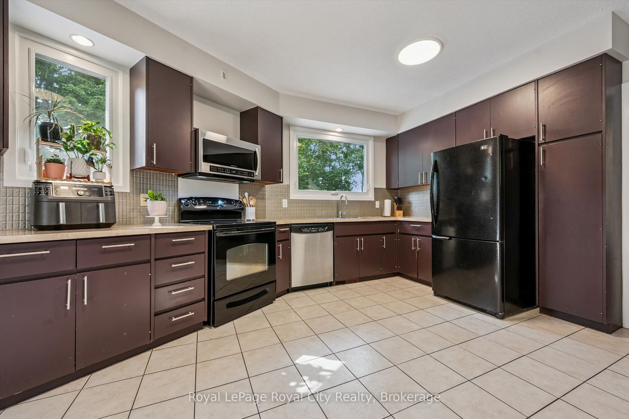 8 Berkley Place Property Photo 9