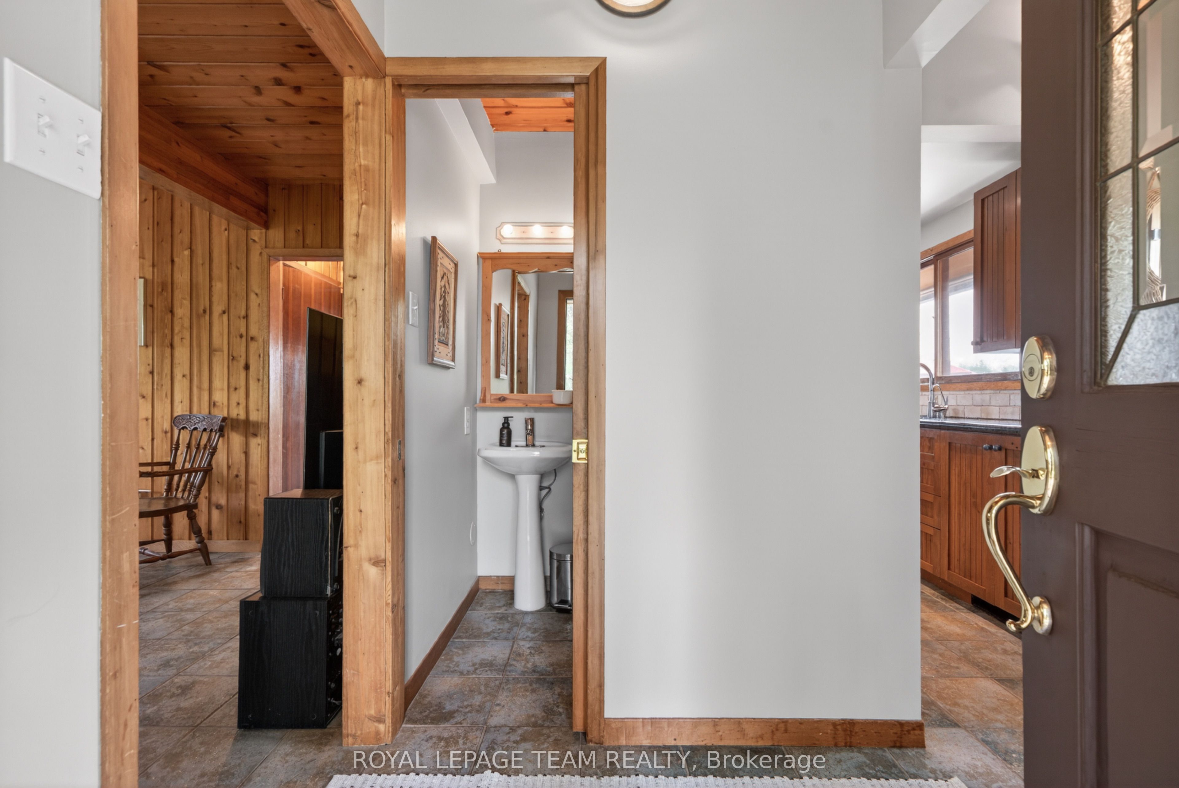 6721 Rideau Street S Property Photo 19