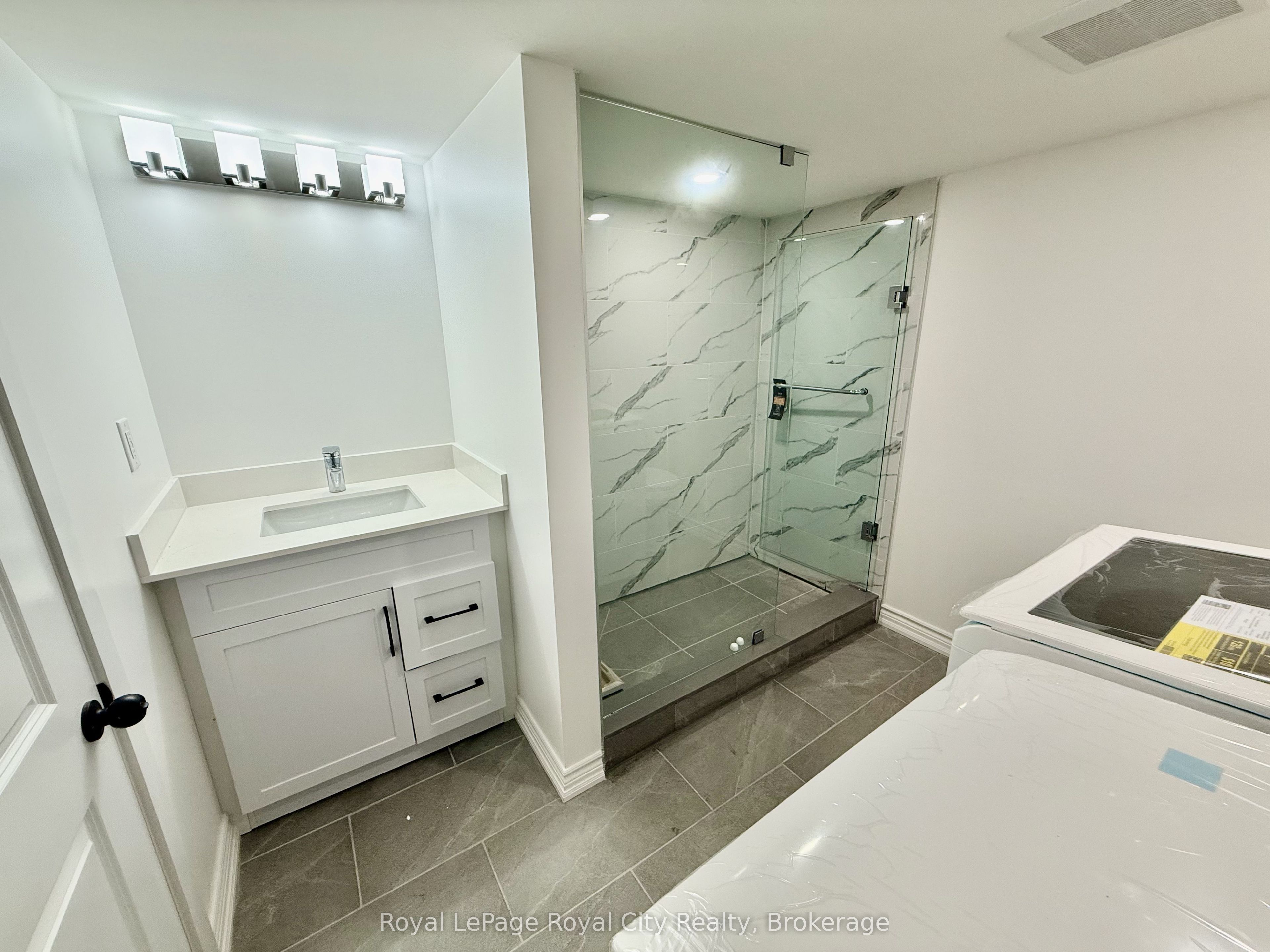 34 John Brabson Crescent Property Photo 8