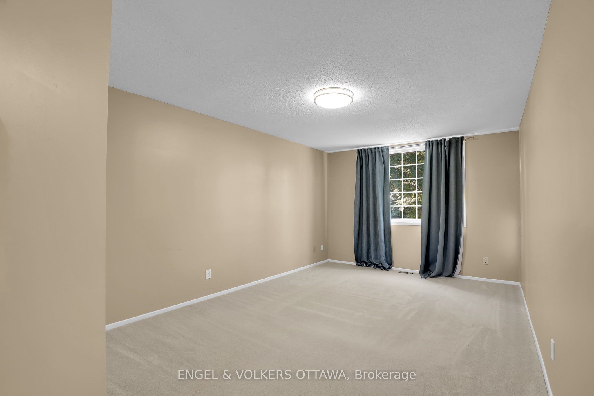 28 Weybridge Drive Property Photo 18