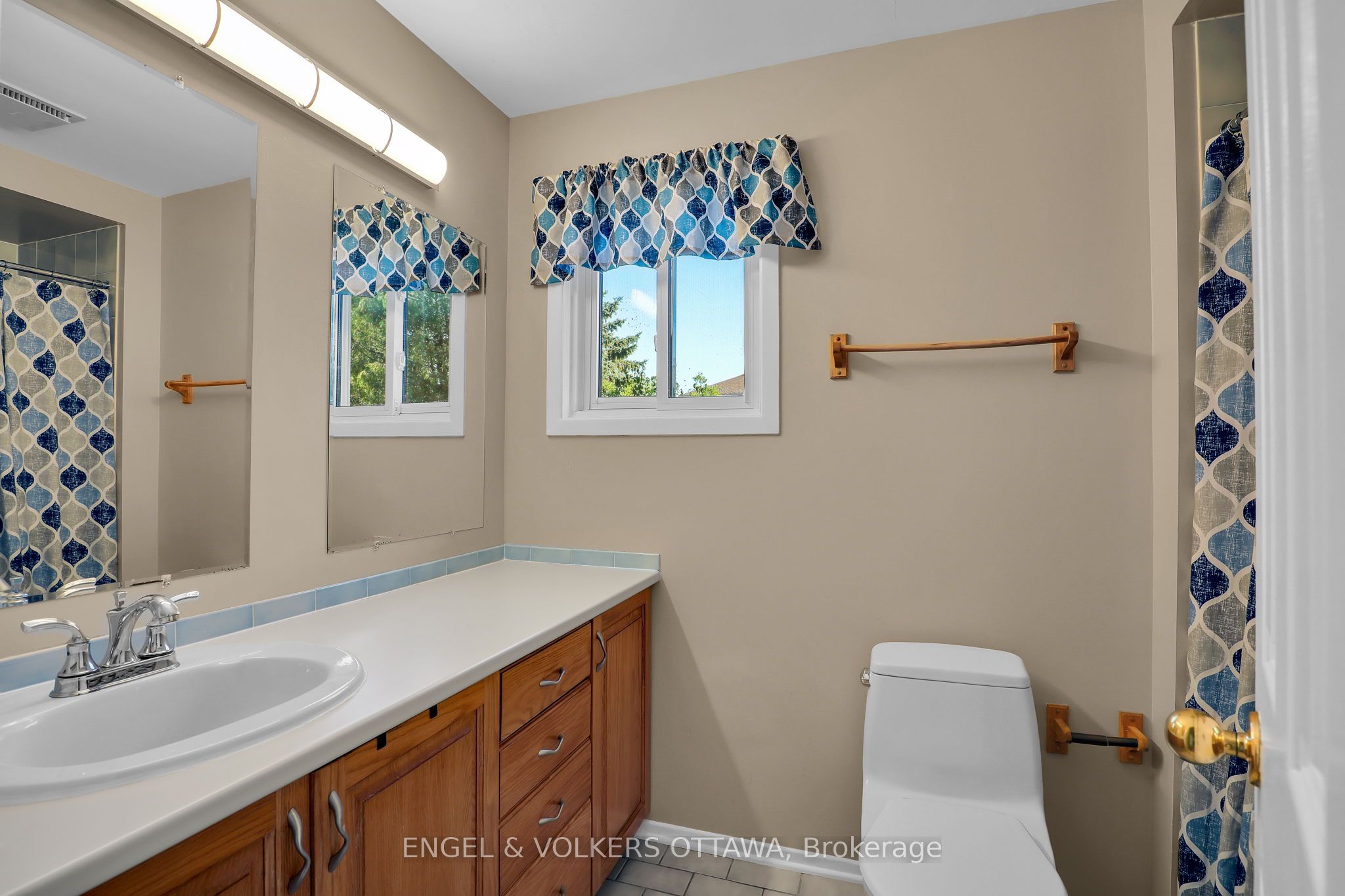 28 Weybridge Drive Property Photo 31