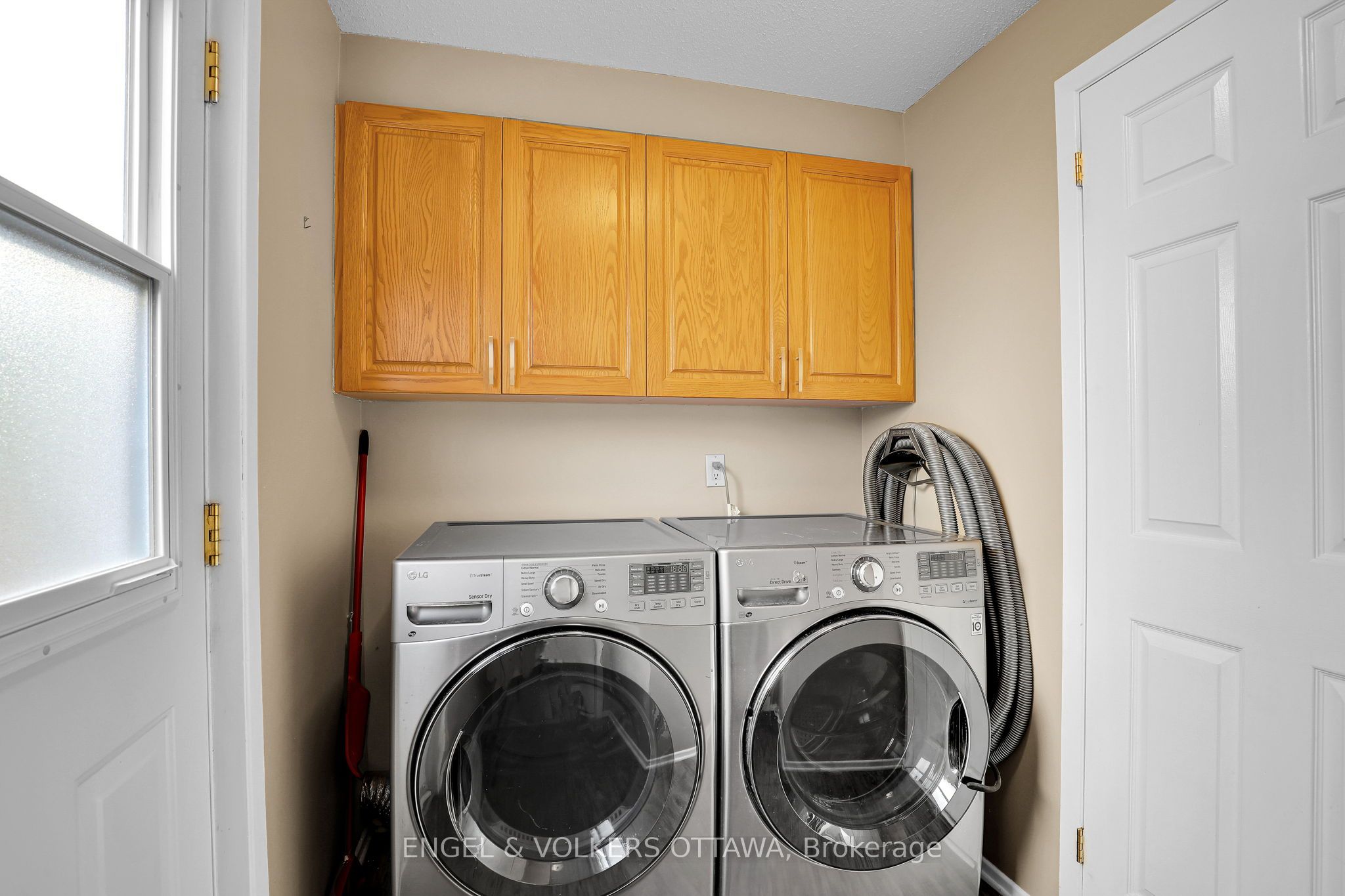 28 Weybridge Drive Property Photo 37