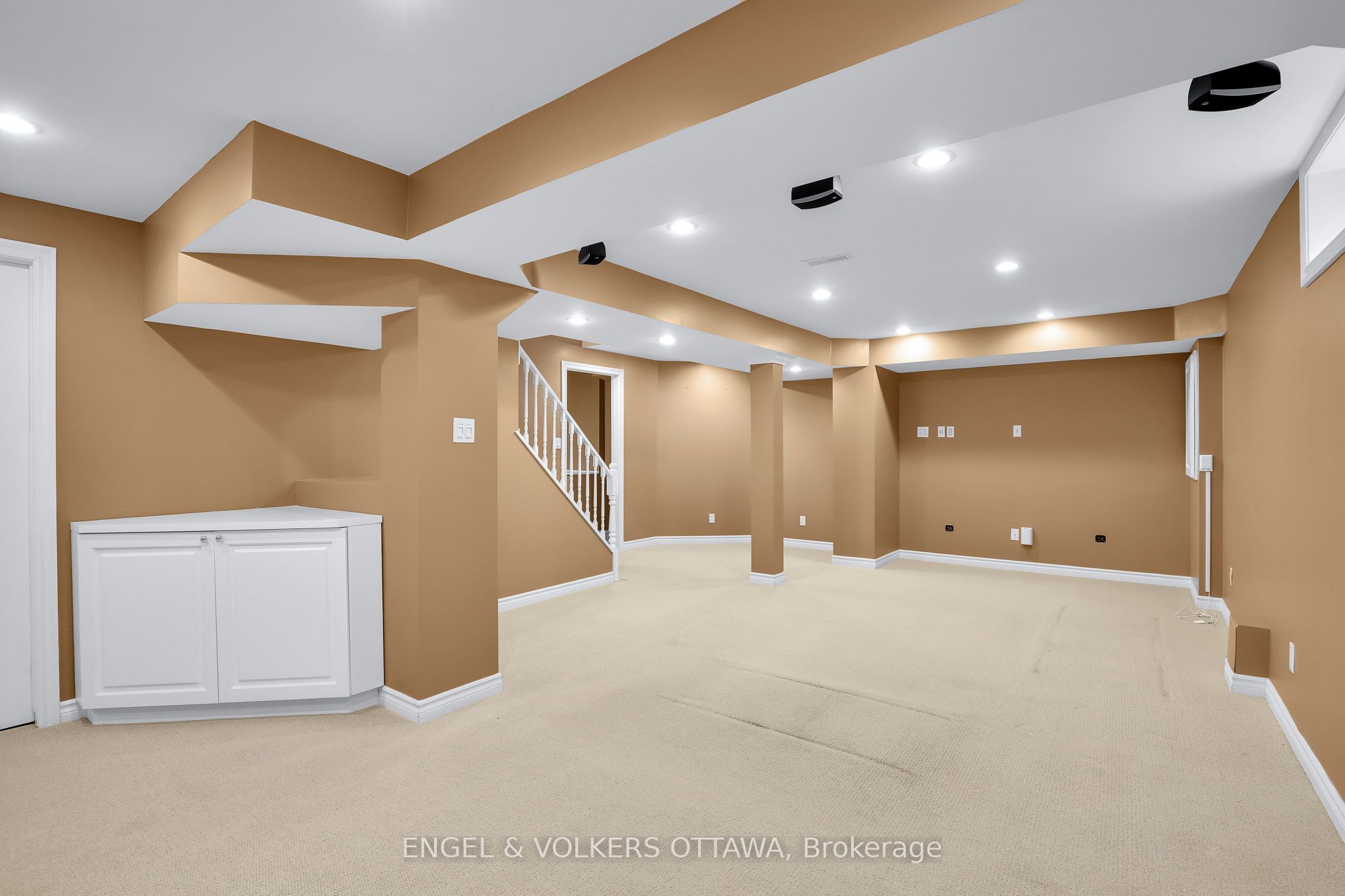 28 Weybridge Drive Property Photo 41