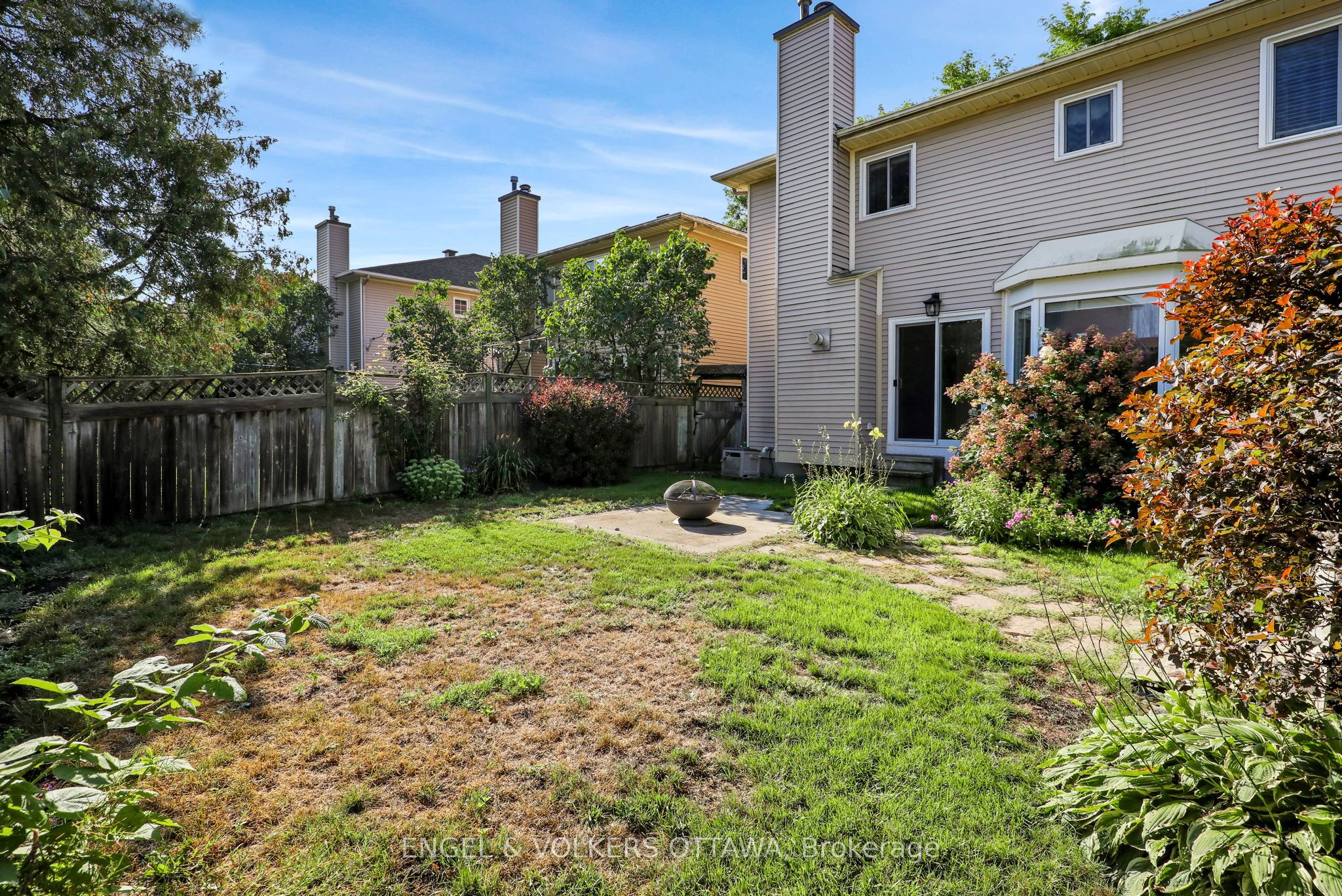 28 Weybridge Drive Property Photo 45