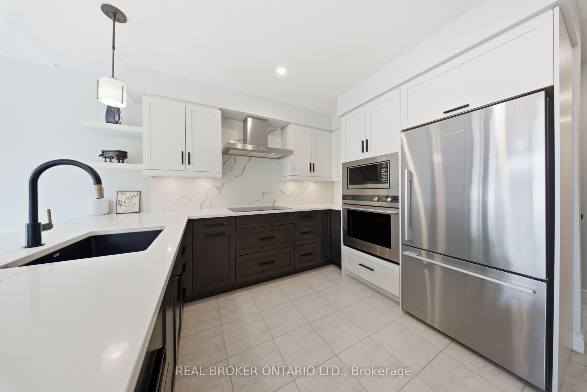 19 Boulder Crescent Property Photo 11