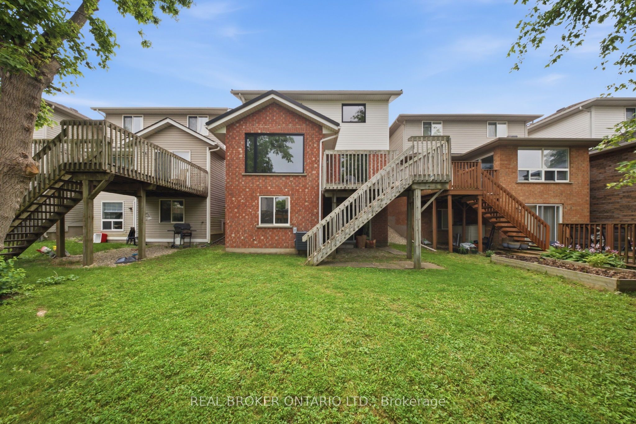 19 Boulder Crescent Property Photo 32