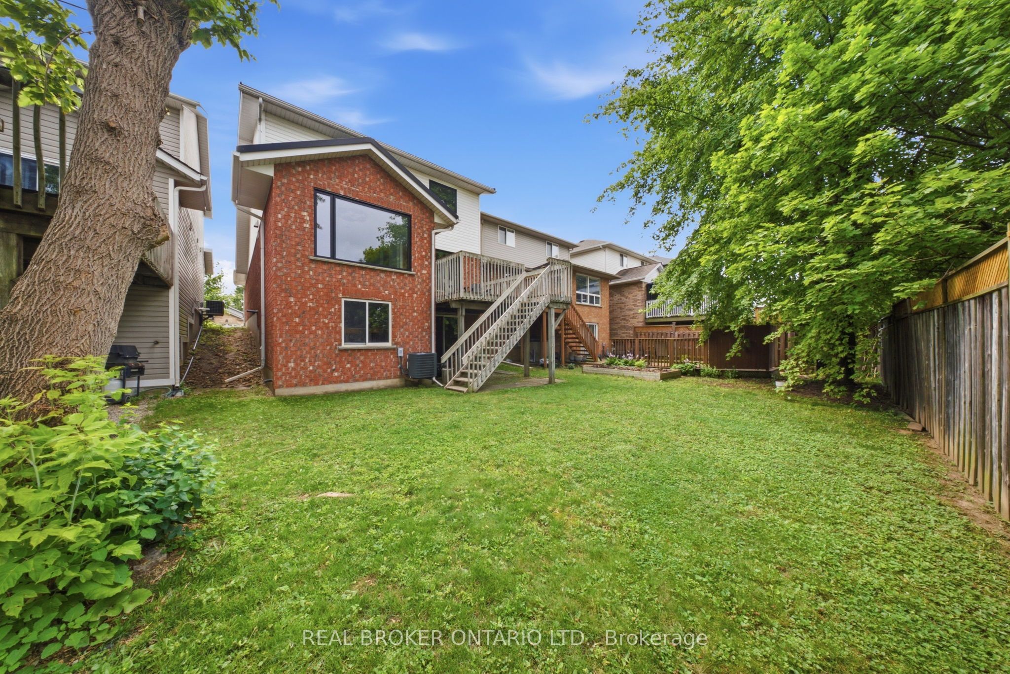 19 Boulder Crescent Property Photo 34