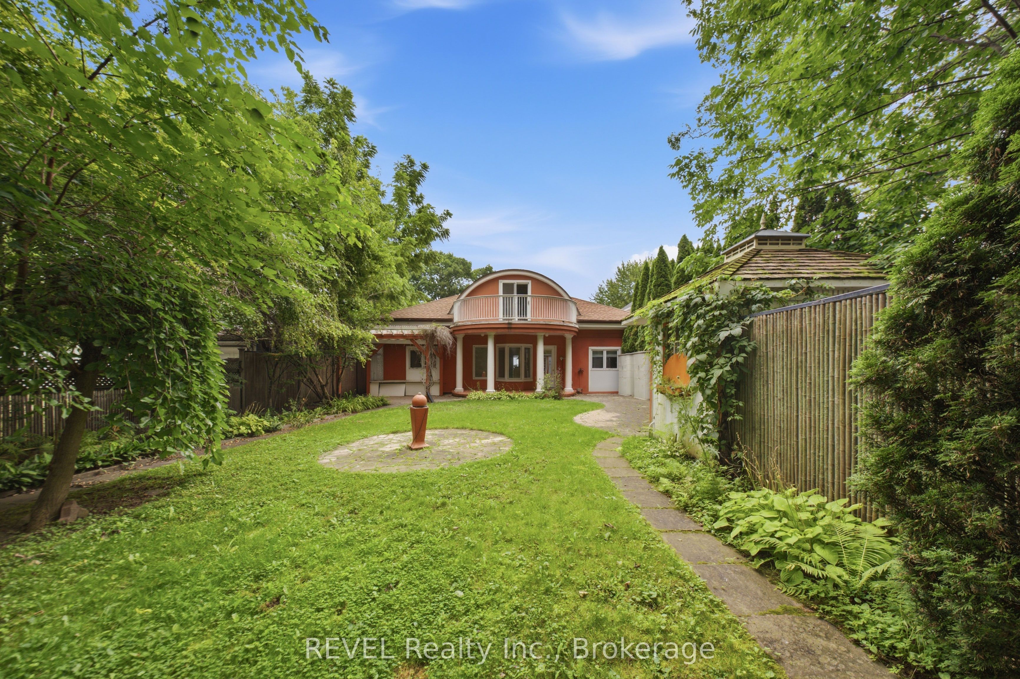 34 Vincent Avenue Property Photo 42