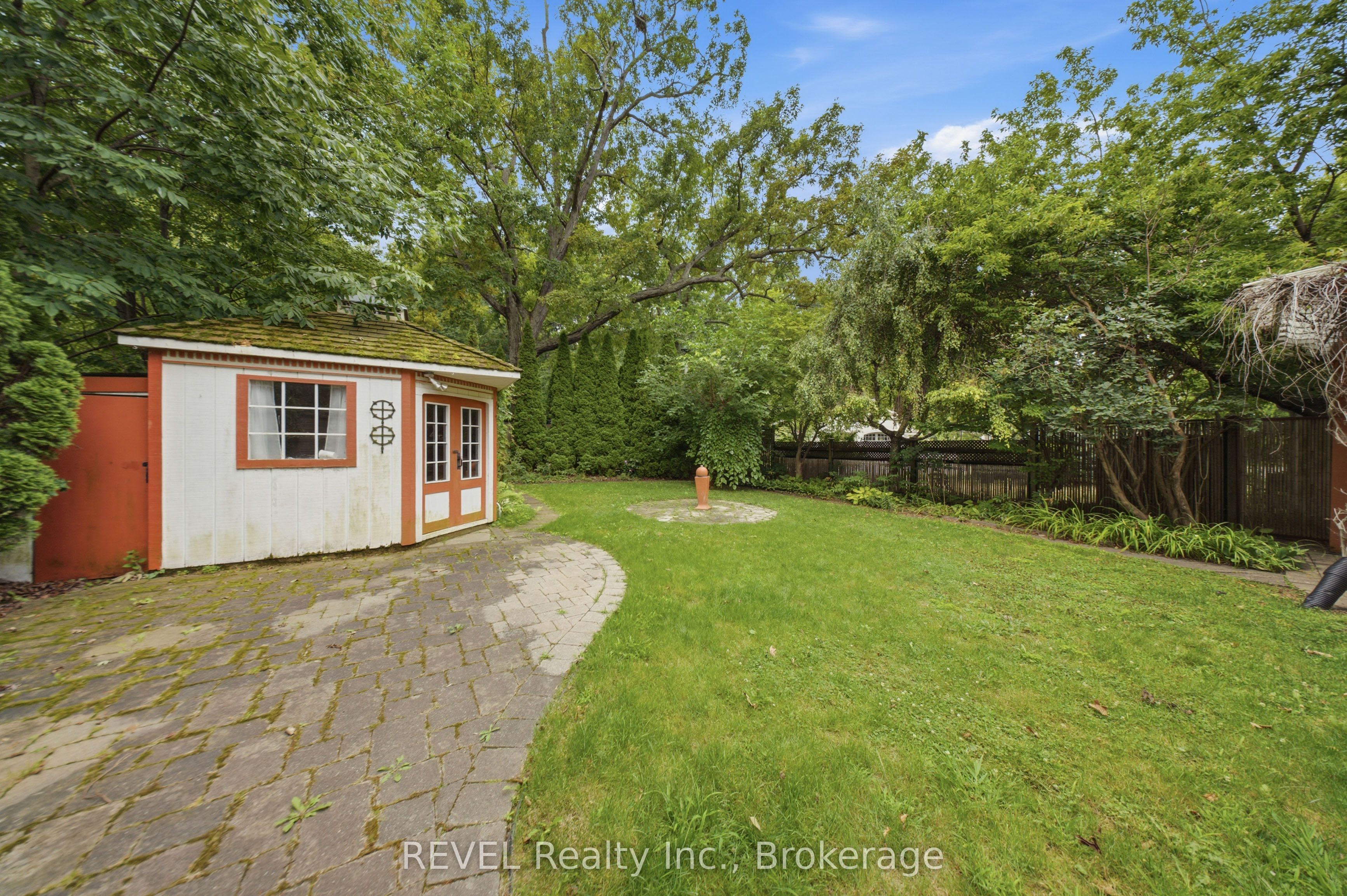 34 Vincent Avenue Property Photo 45