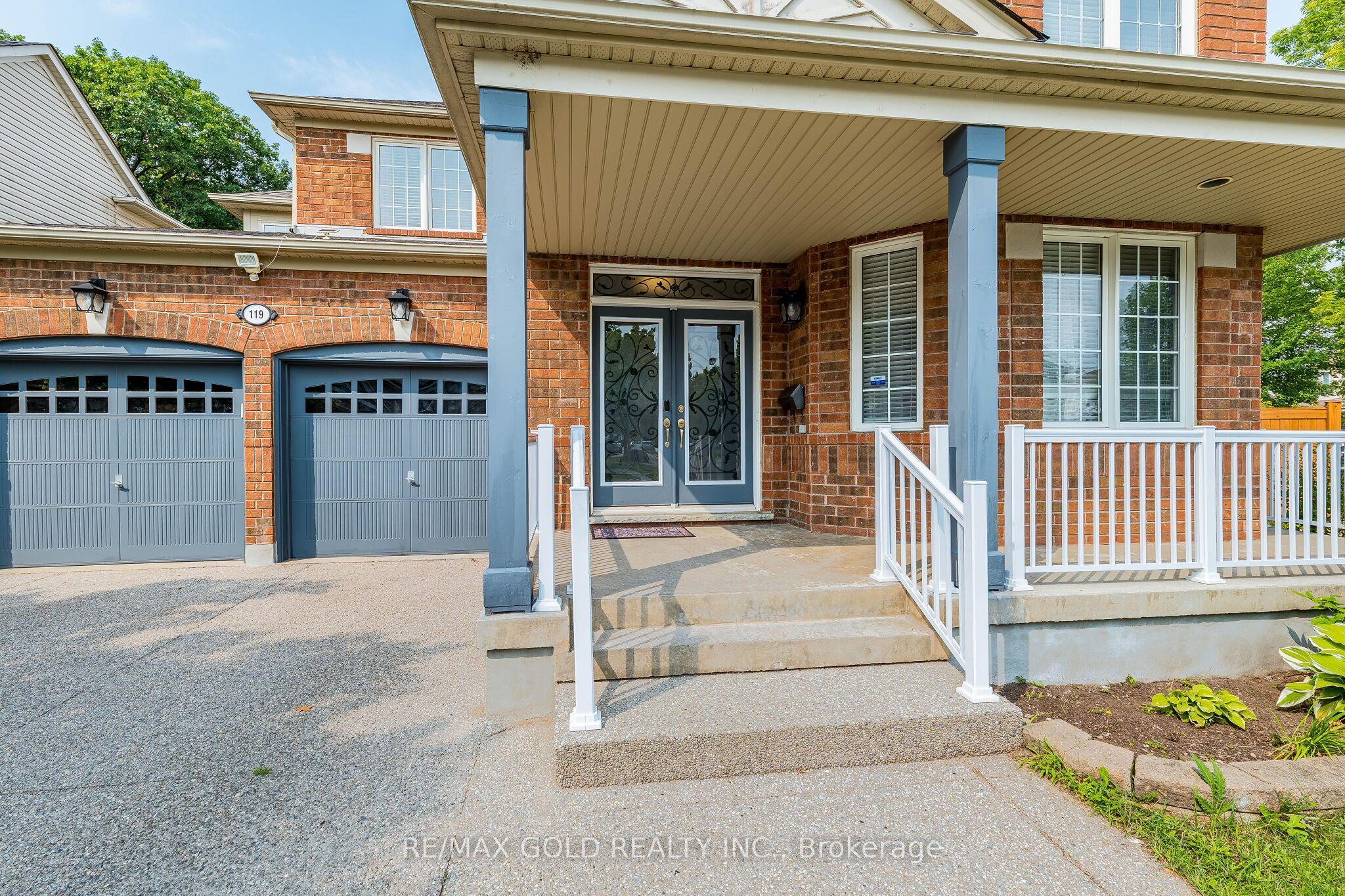 119 Glazebrook Crescent Property Photo 3