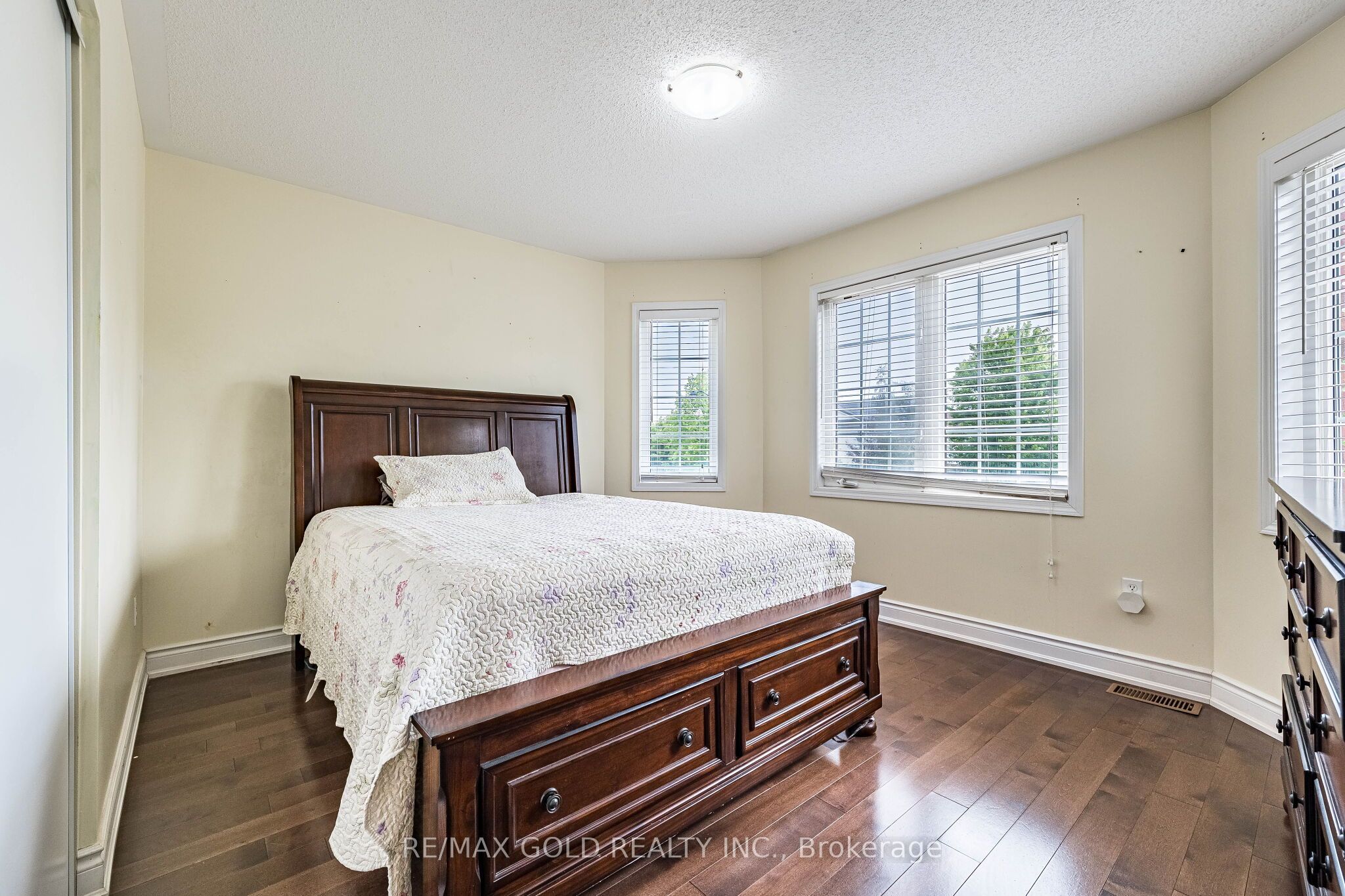 119 Glazebrook Crescent Property Photo 35
