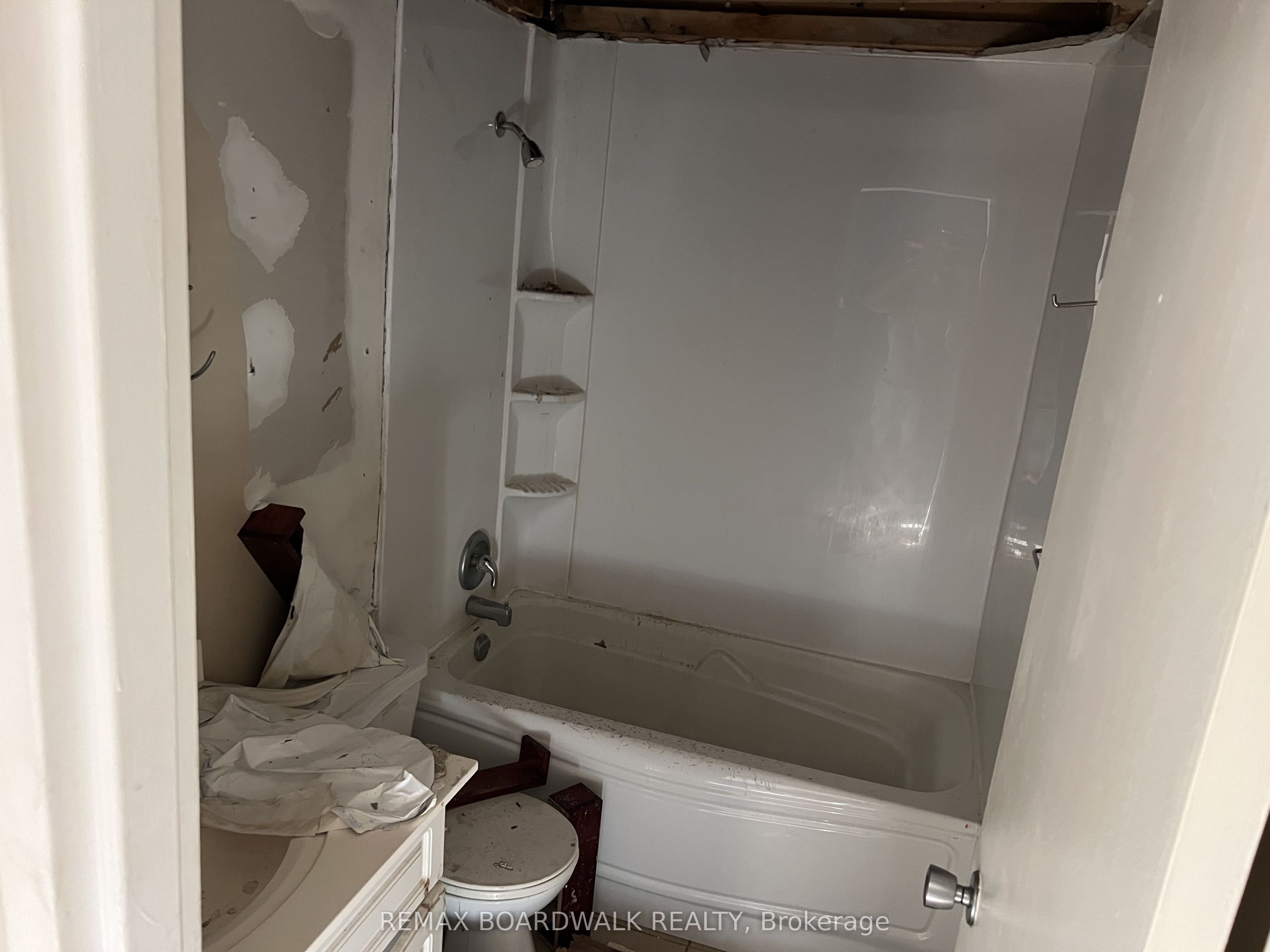 2041 Arrowsmith Drive 101b Property Photo 4