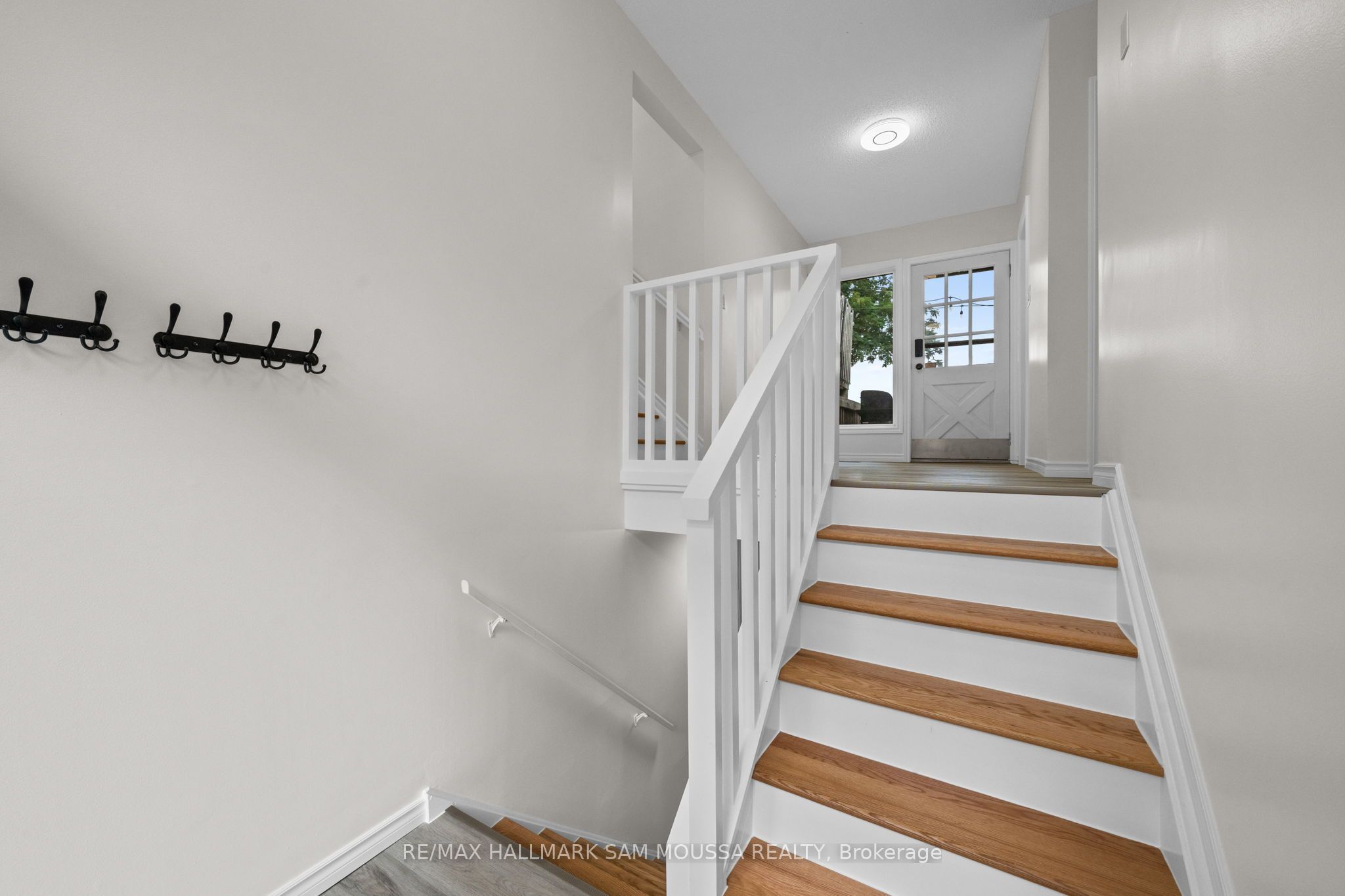 208 Baillie Avenue Property Photo 4