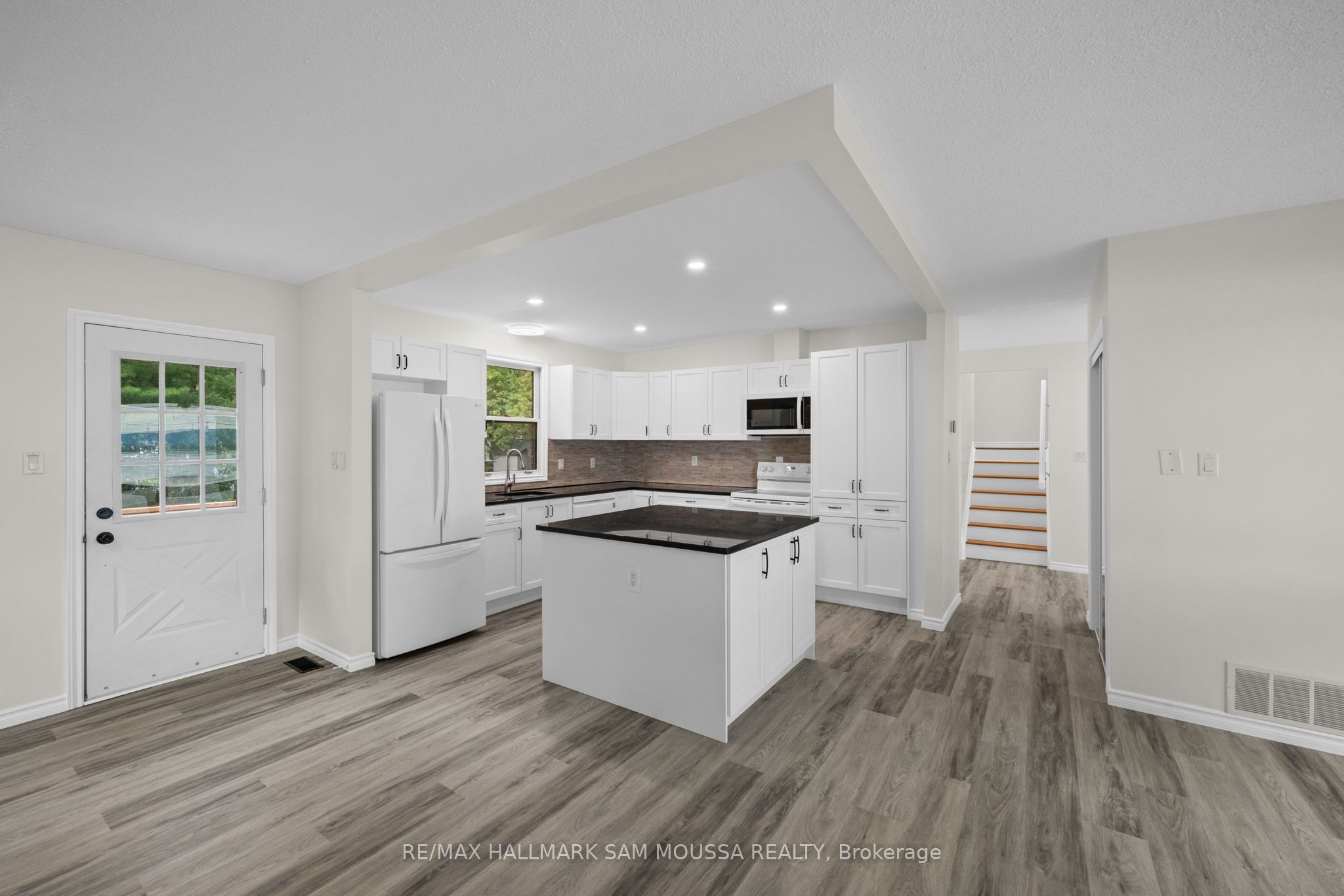 208 Baillie Avenue Property Photo 12