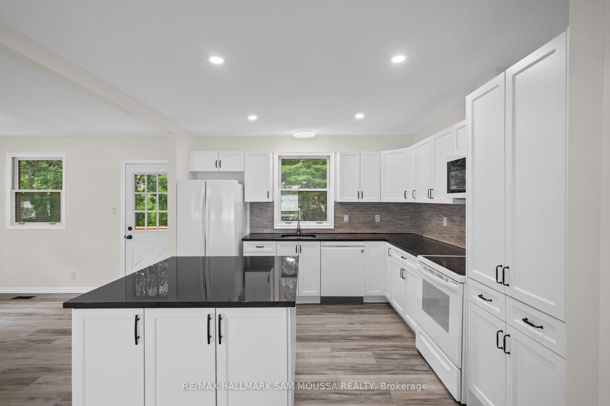 208 Baillie Avenue Property Photo 13