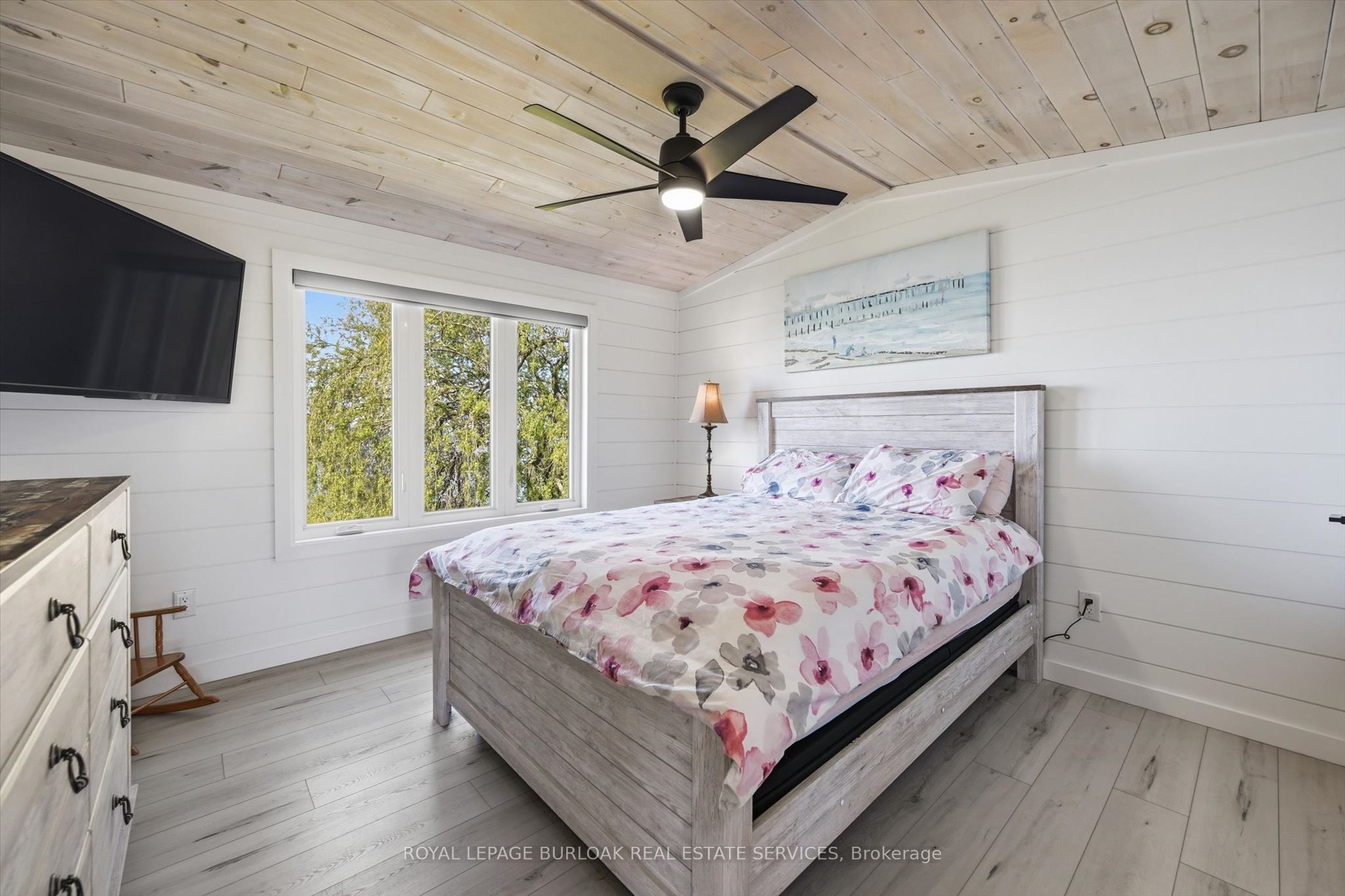 402 South Coast Drive Property Photo 15