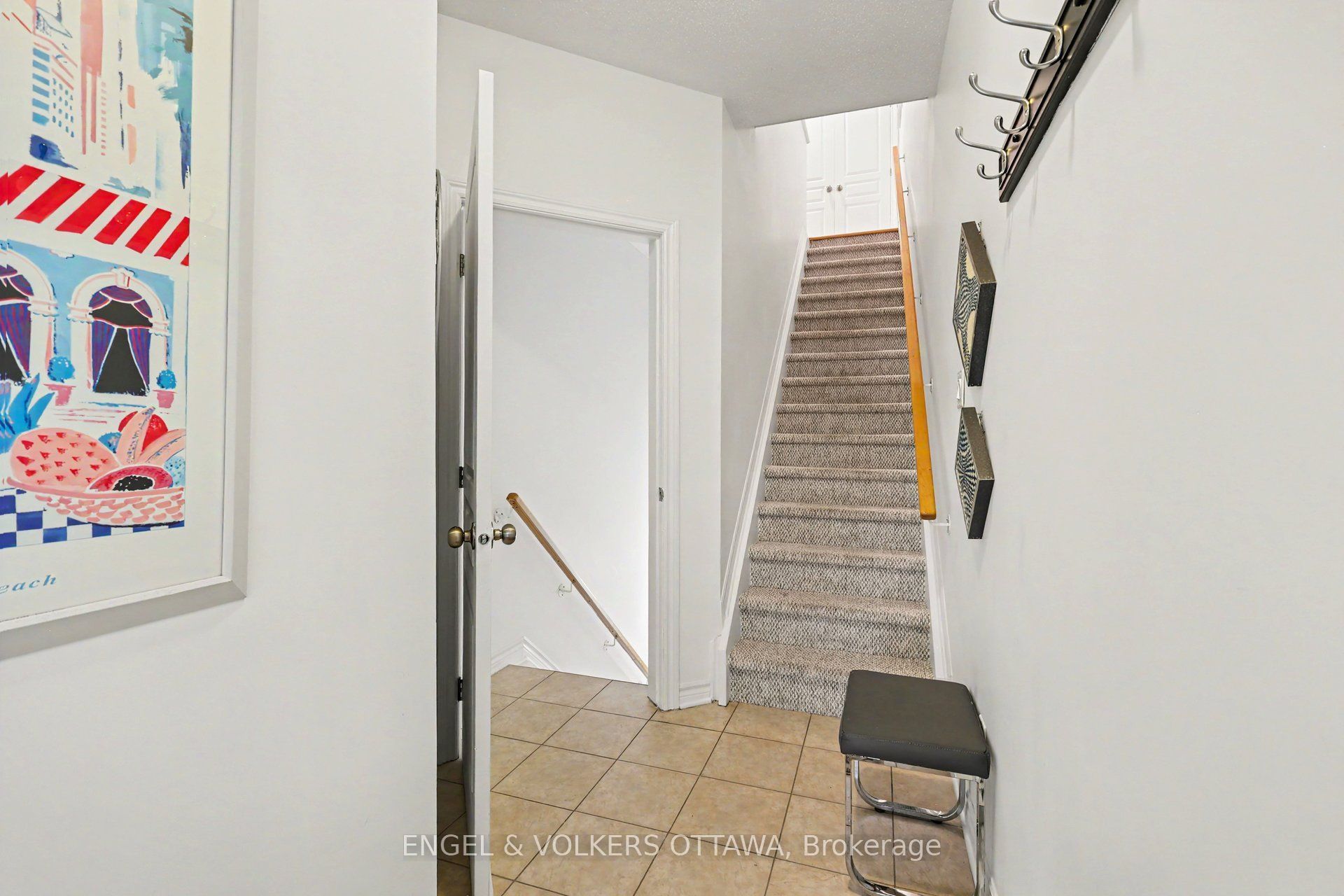 53 Hawkstone Gate Property Photo 4