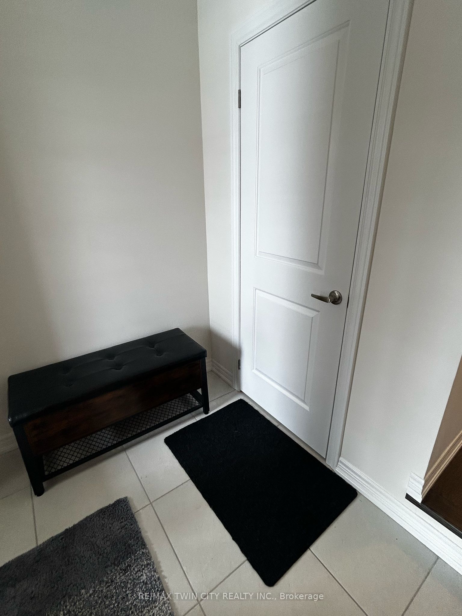 123 Broadacre Drive Property Photo 2