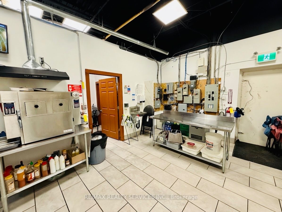 200 Preston Parkway Property Photo 19