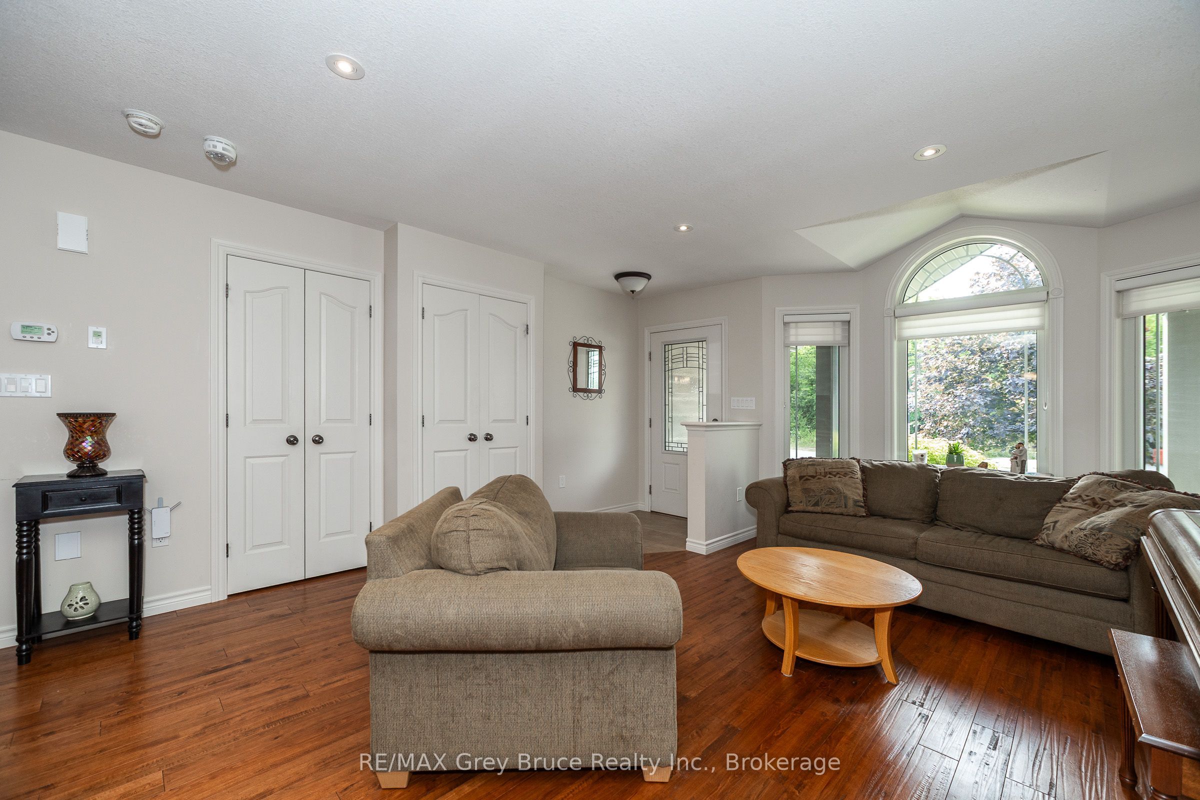 2591 7th Avenue E Property Photo 5