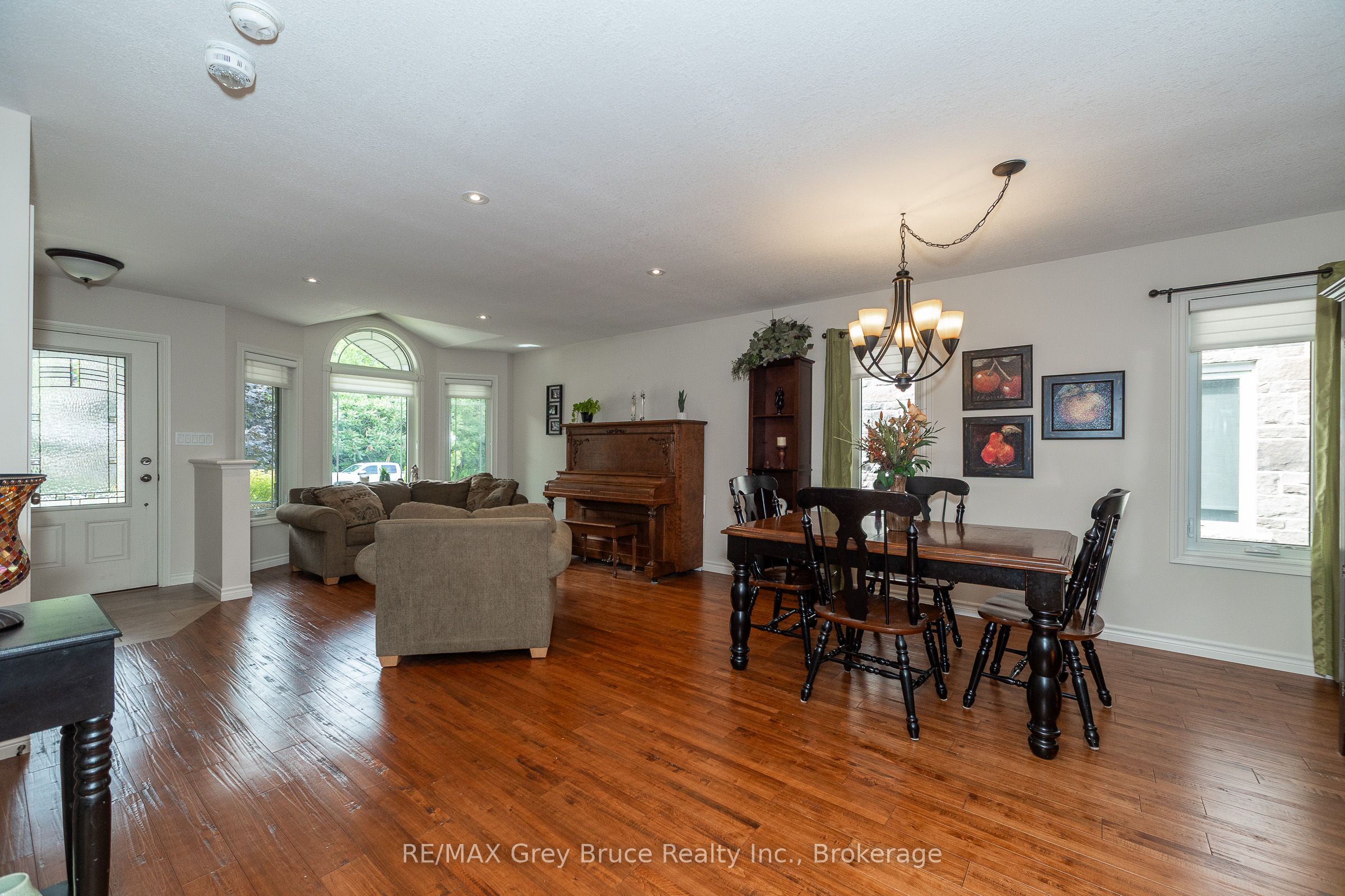 2591 7th Avenue E Property Photo 6