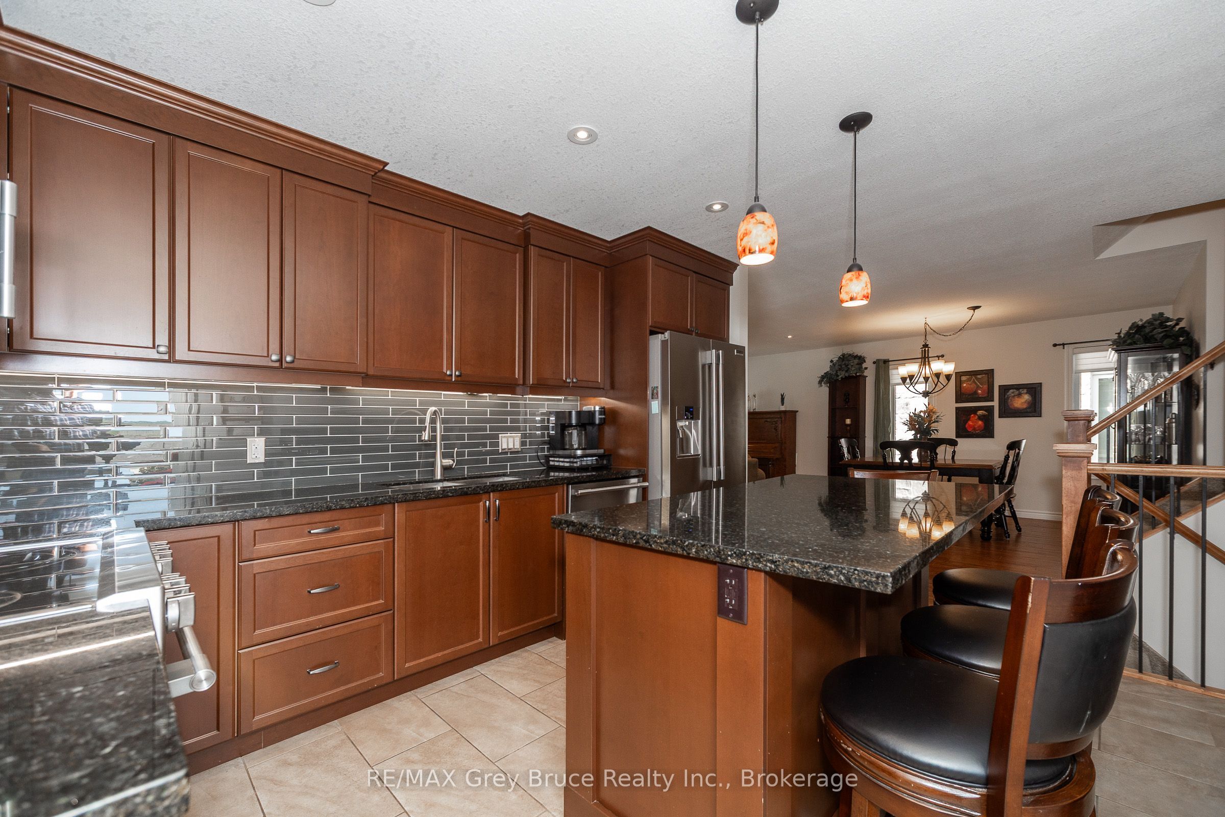 2591 7th Avenue E Property Photo 7