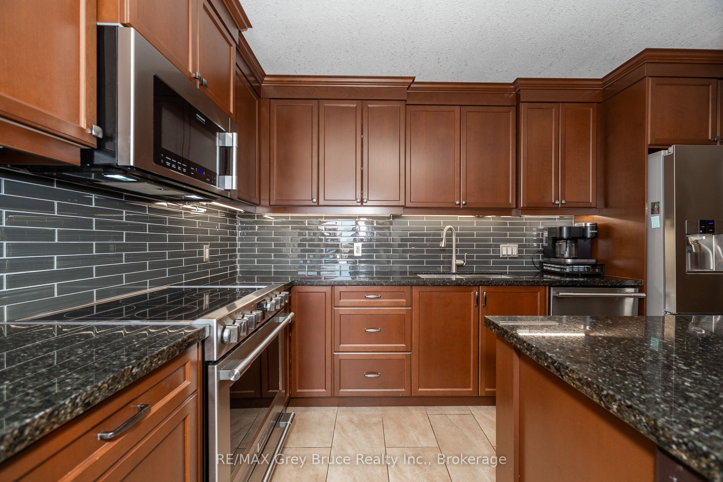 2591 7th Avenue E Property Photo 9