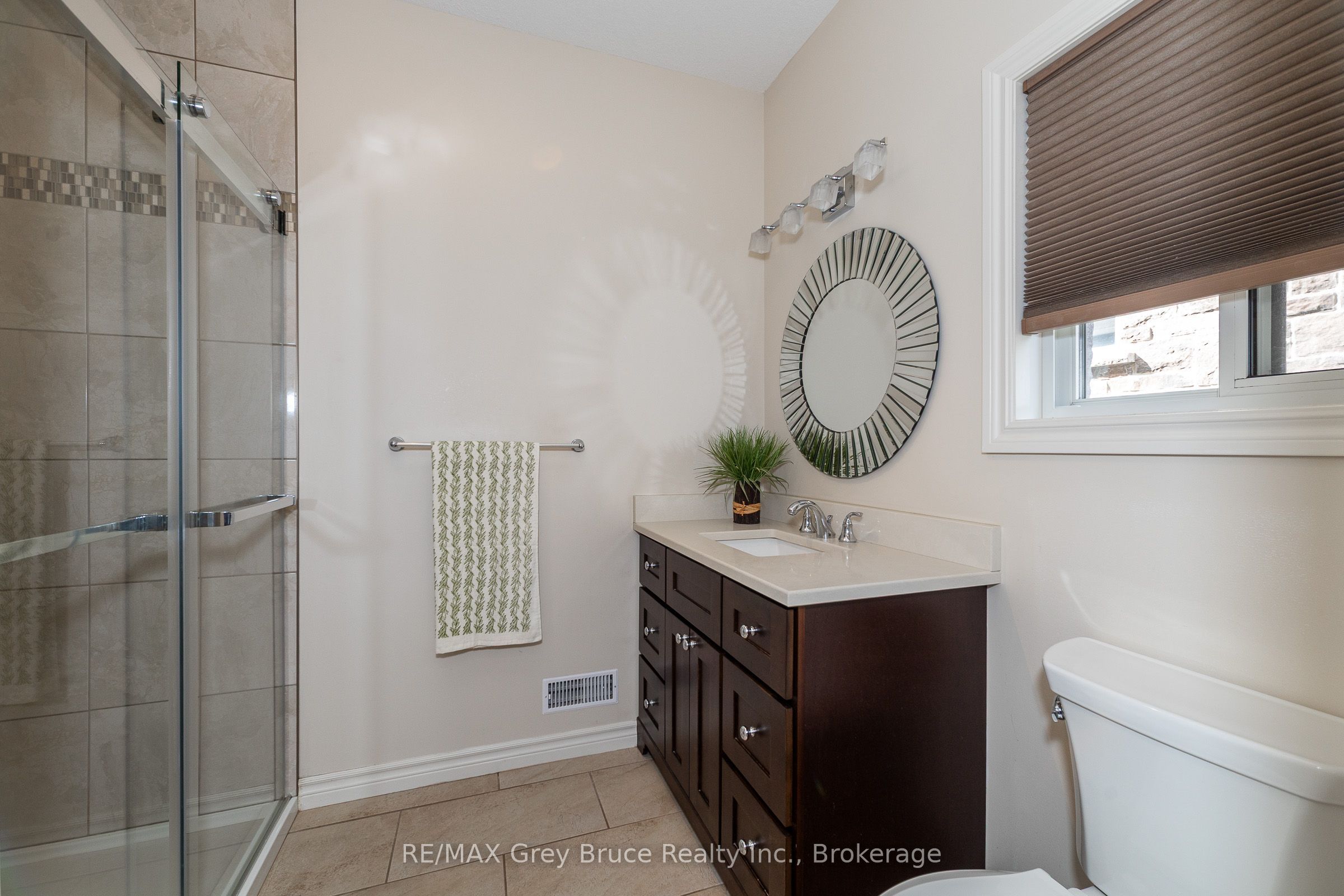 2591 7th Avenue E Property Photo 17