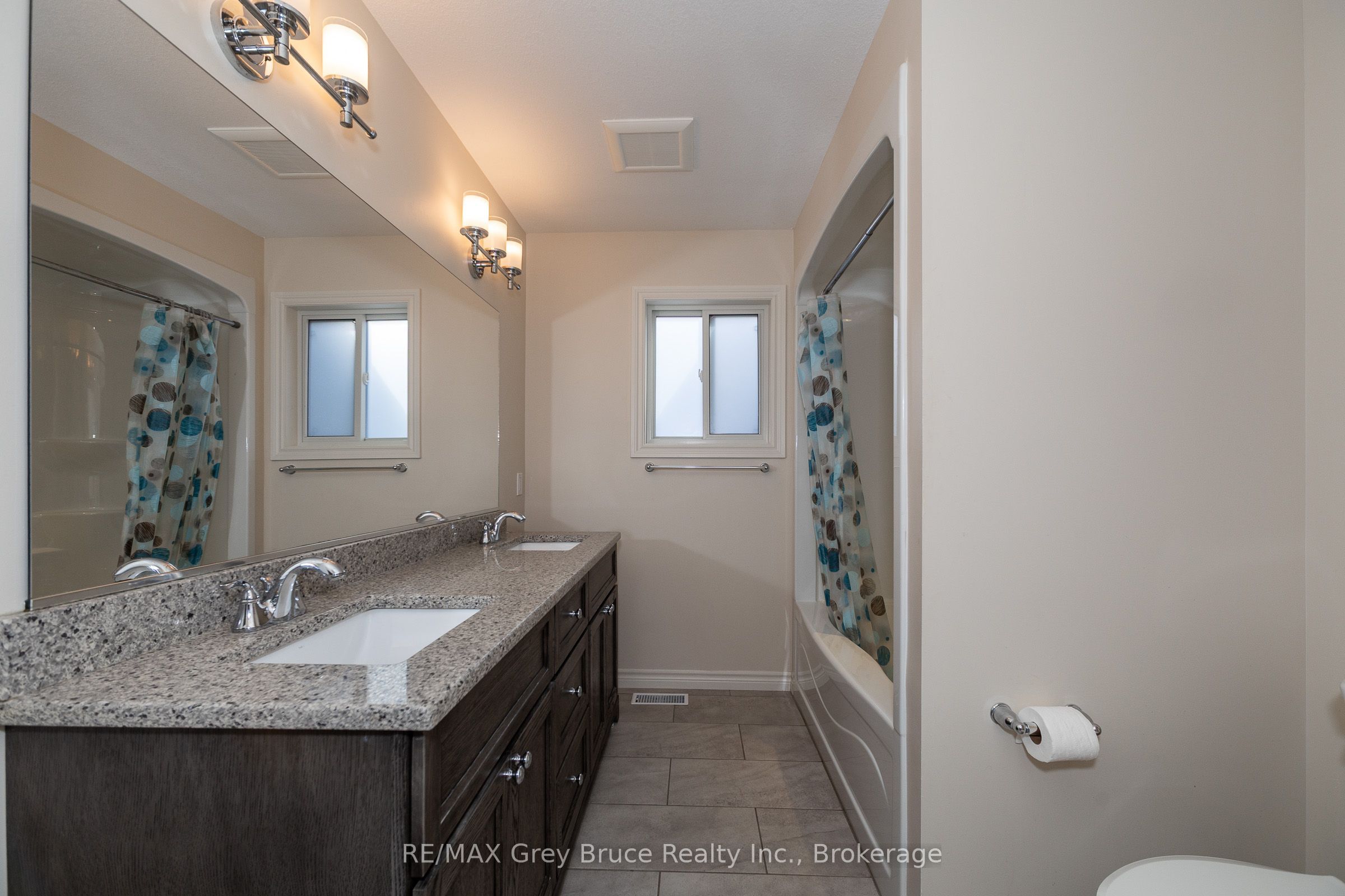 2591 7th Avenue E Property Photo 19