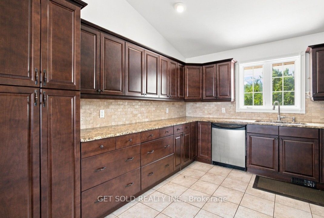 209442 26 Highway W Property Photo 17
