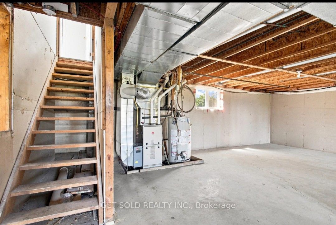 209442 26 Highway W Property Photo 33