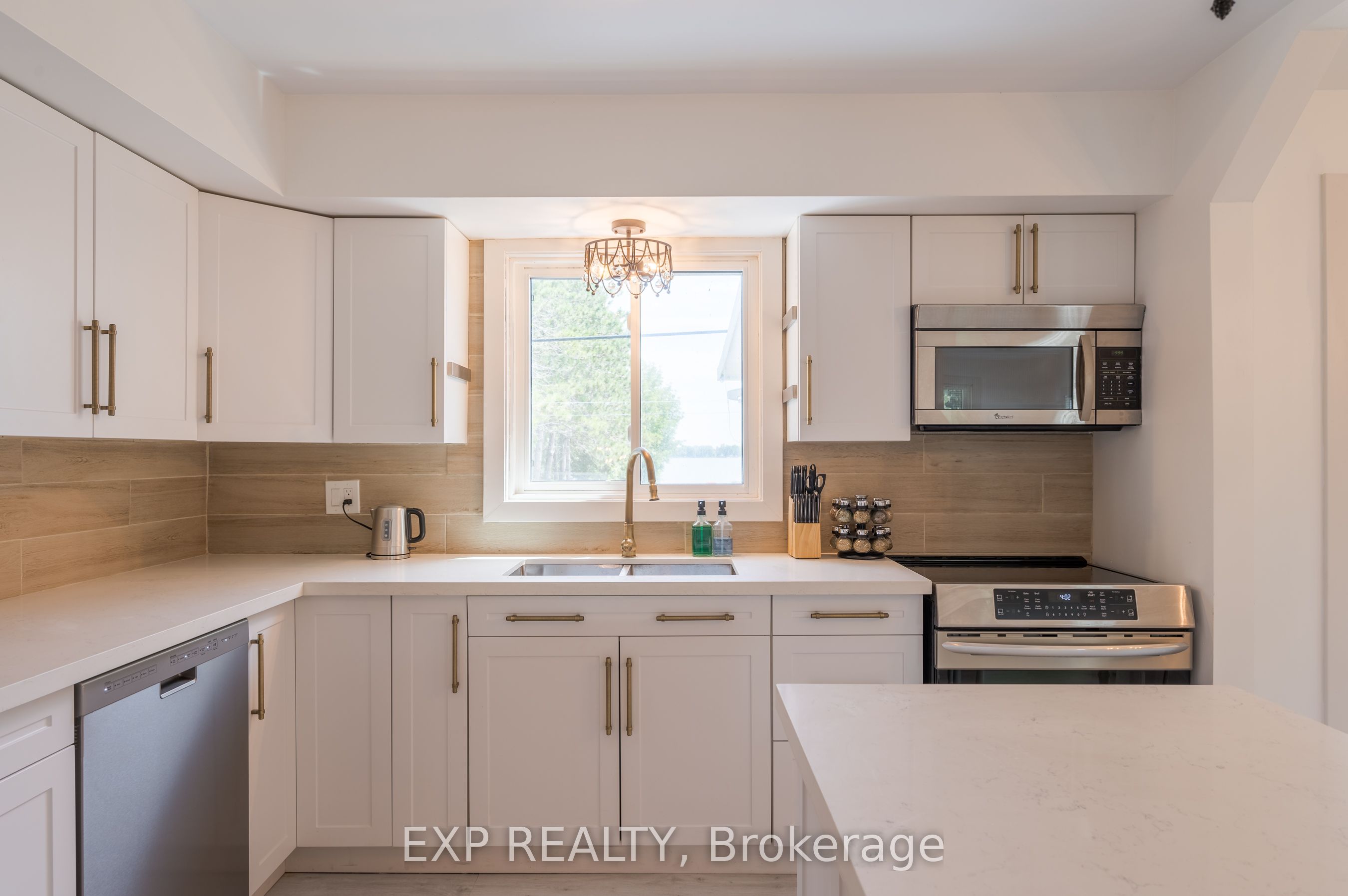 150 Bayview Drive Property Photo 9
