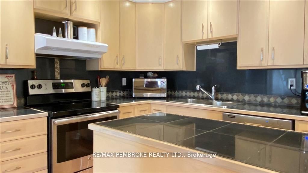 16 Wolfe Avenue Property Photo 10