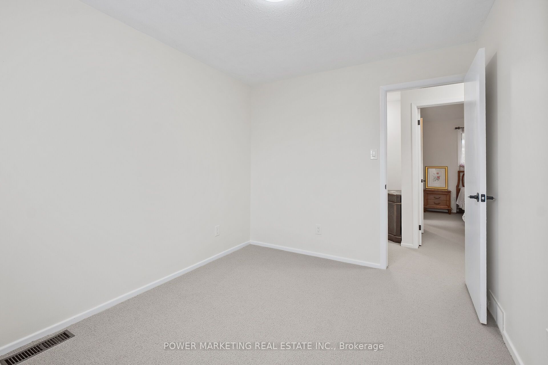 18 Gale Street Property Photo 25