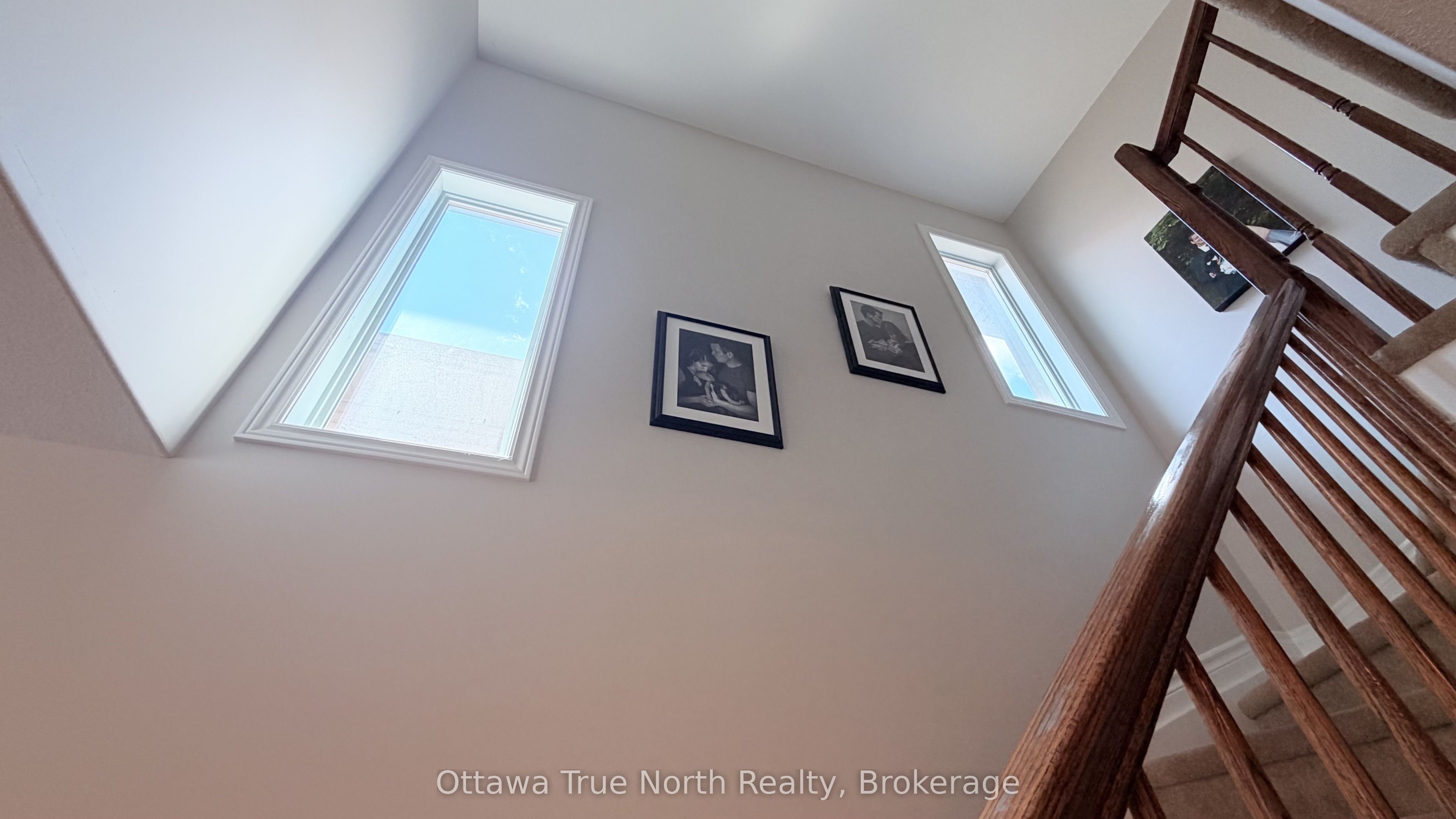 308 Glenbrae Avenue S Property Photo 9